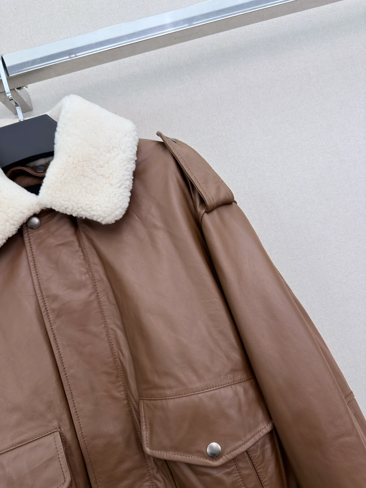 Кожаные Куртки И Дублёнки Женские Saint Laurent 18056783