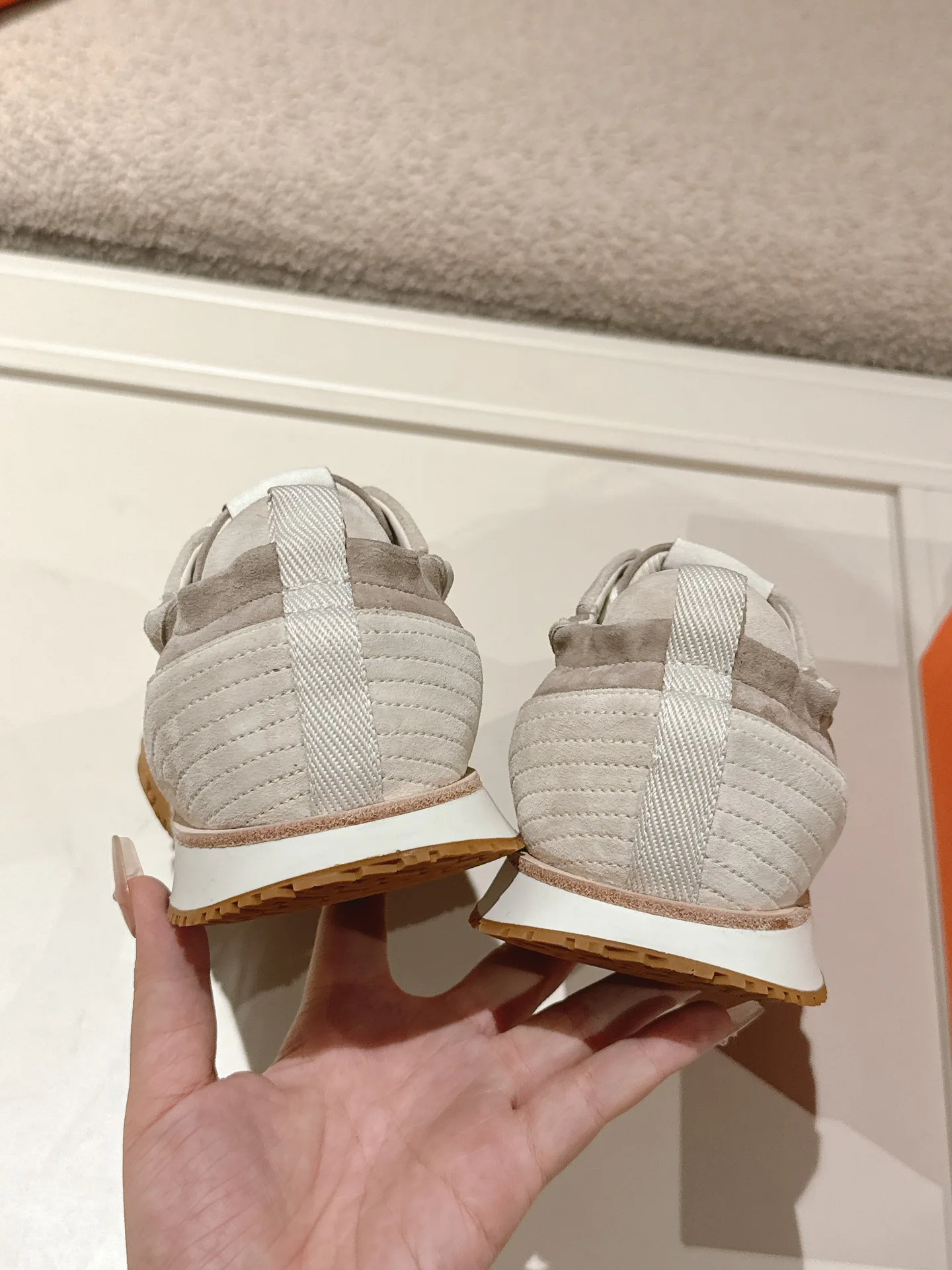 Кроссовки Женские Hermes 1279979