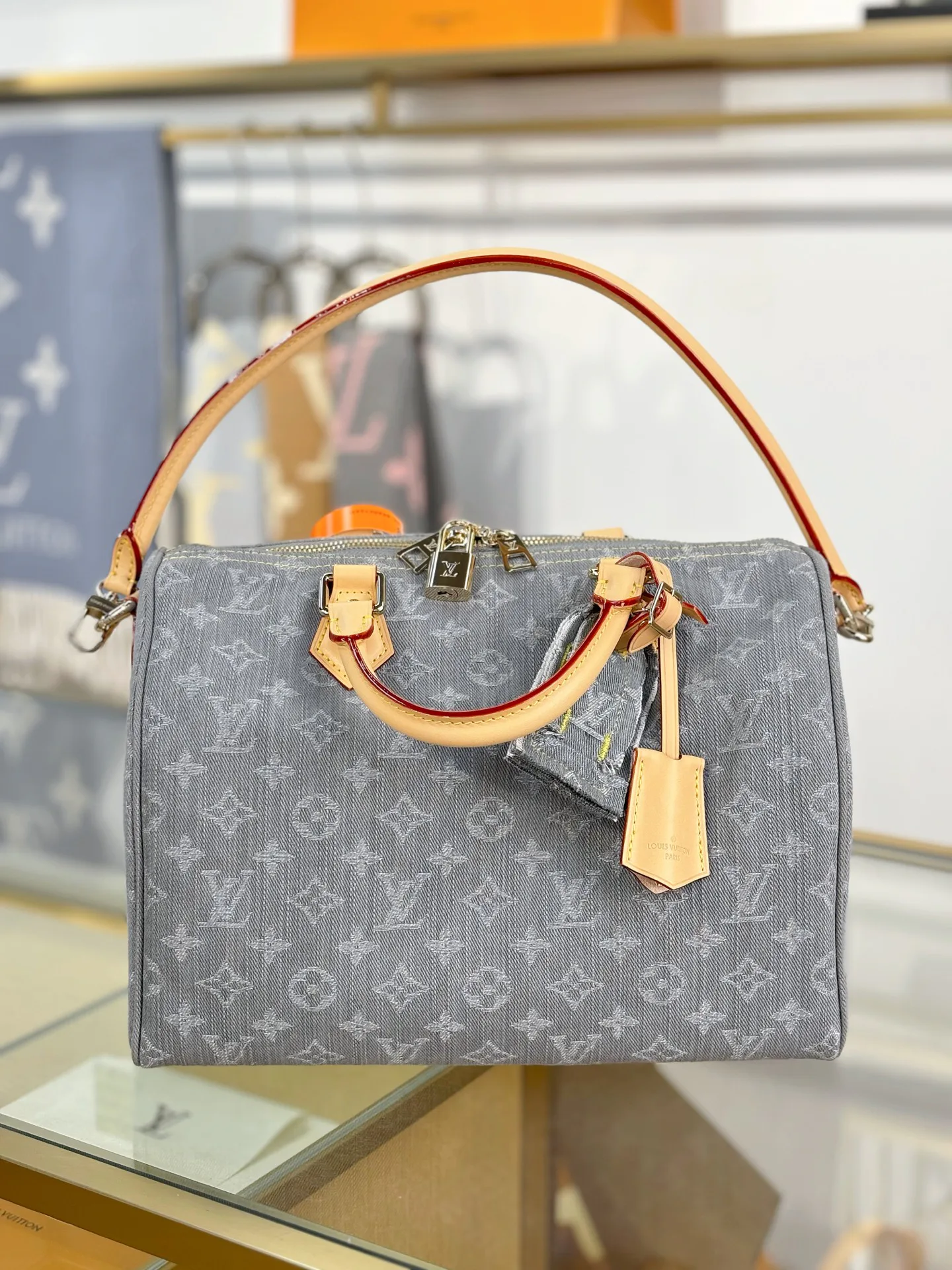 Классические Сумки Женские Louis Vuitton 18153142