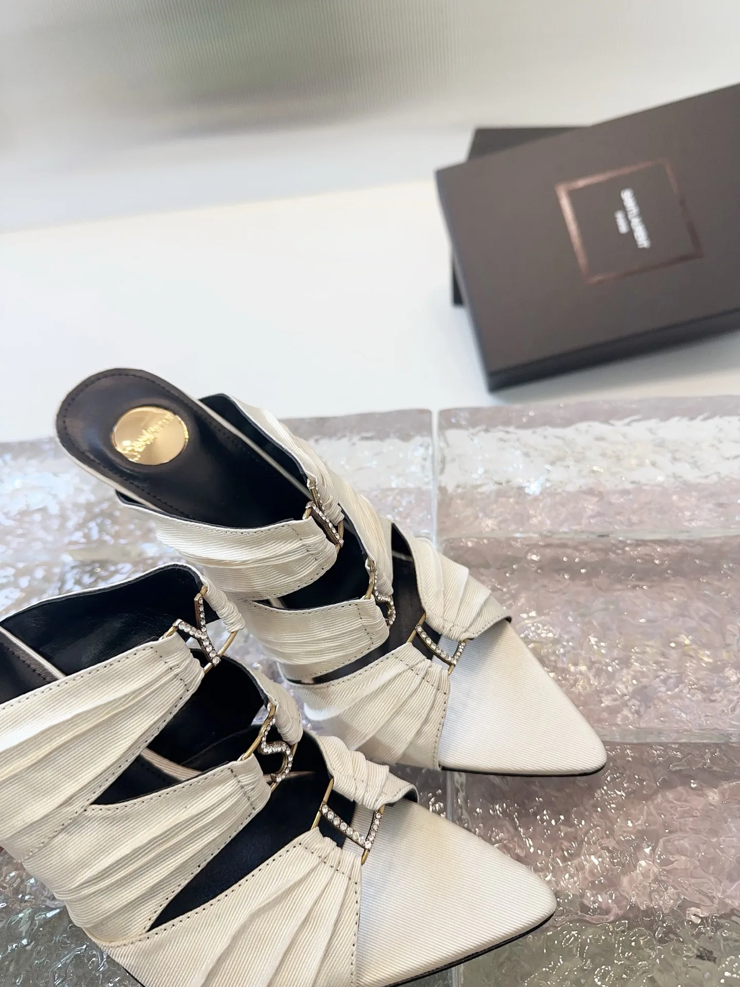 Босоножки Женские Saint Laurent 13339174