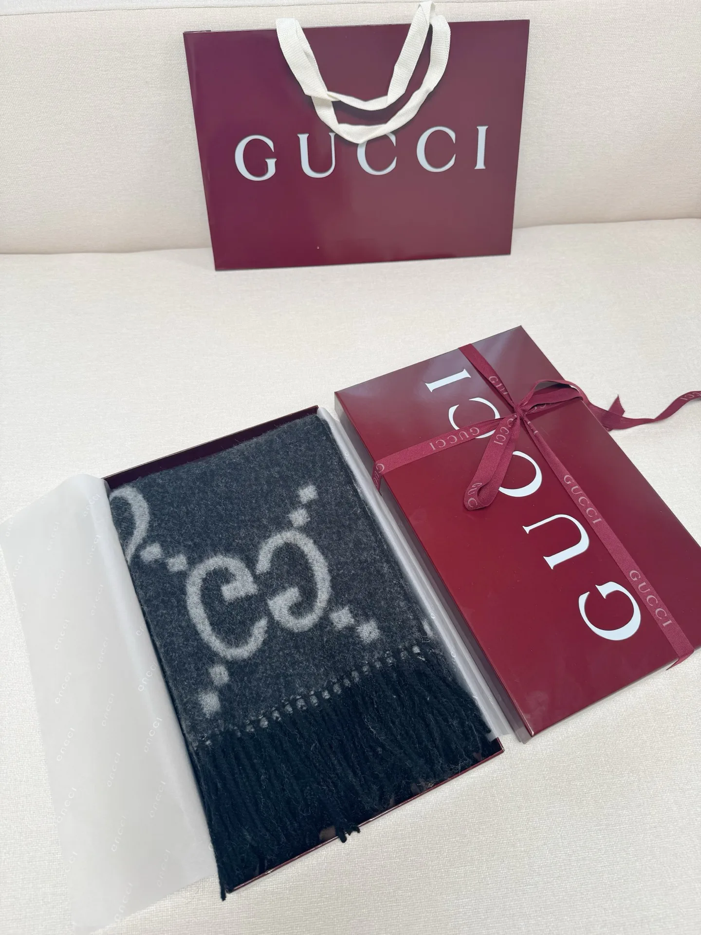 Шарфы Gucci 17945388