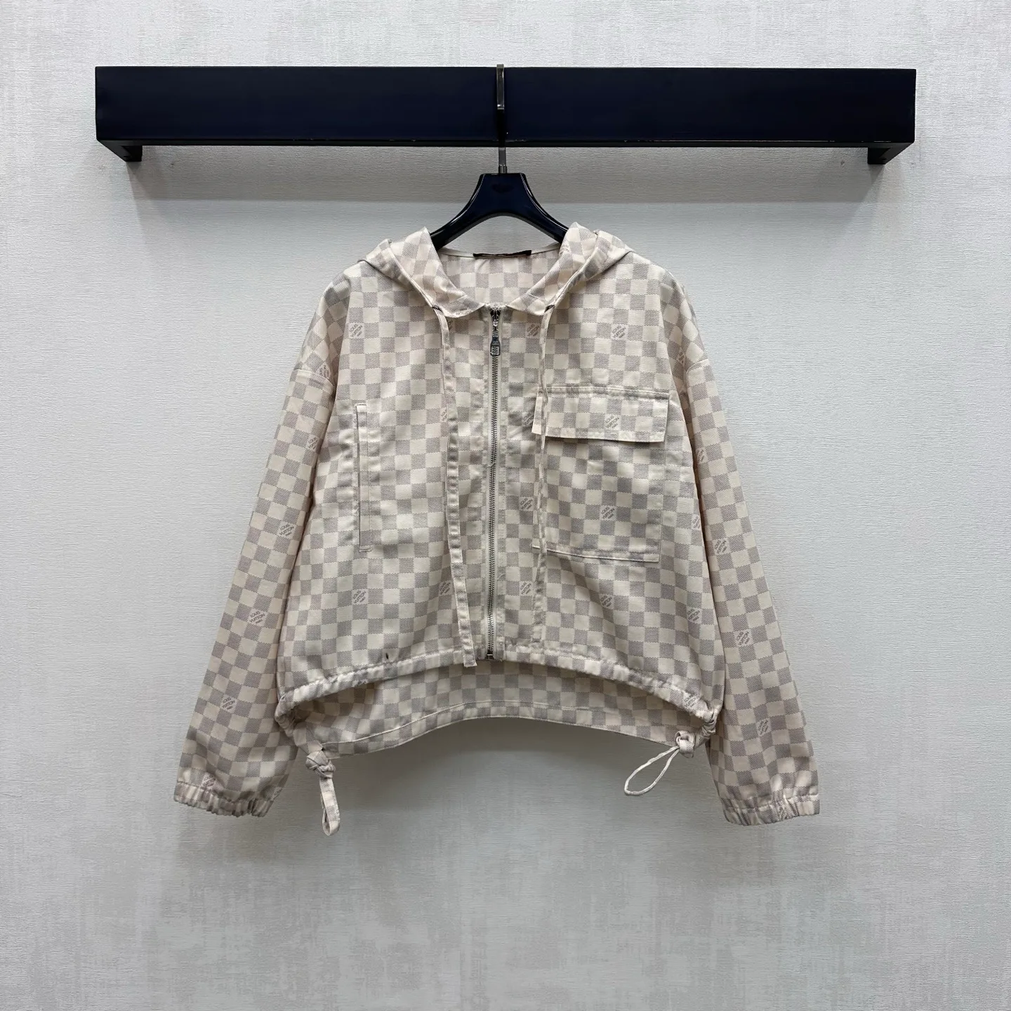 Куртки И Пуховики Женские Louis Vuitton 18228475