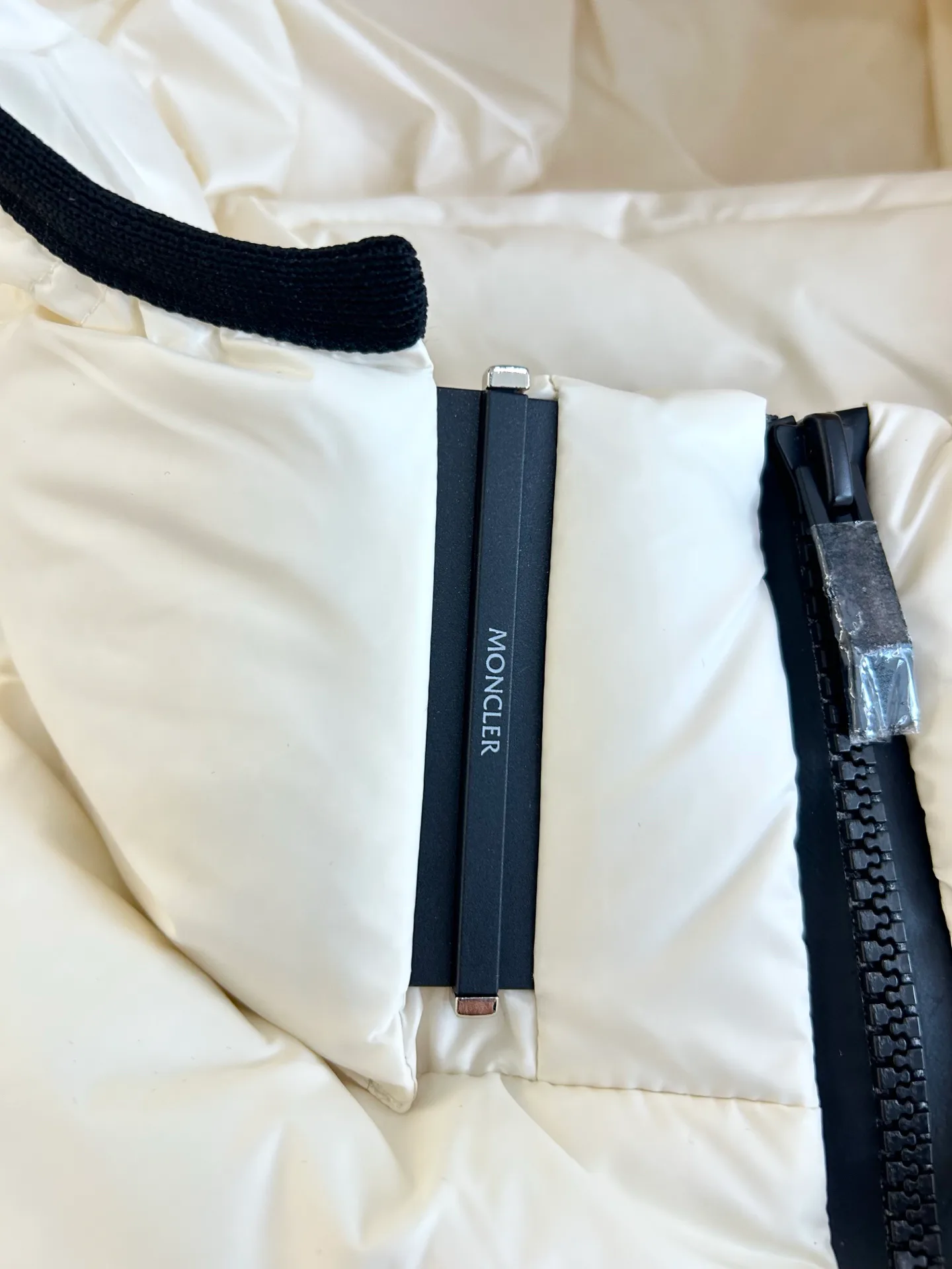 Жилеты Женские Moncler 17904509