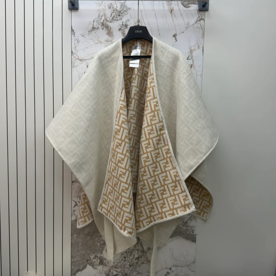 Пальто Женские Fendi 19420227