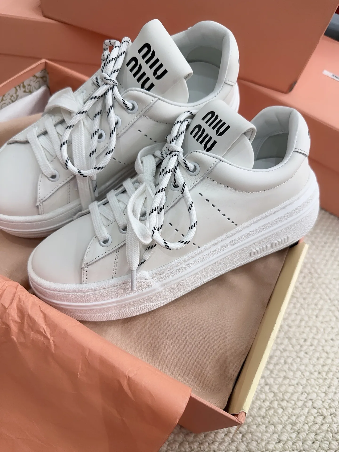 Кроссовки Женские Miu Miu 18041144