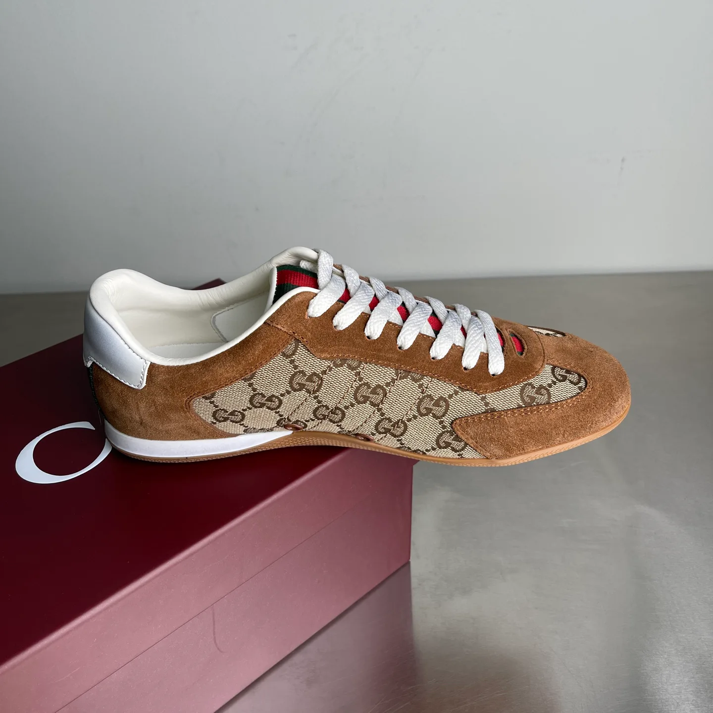 Кроссовки Женские Gucci 168989