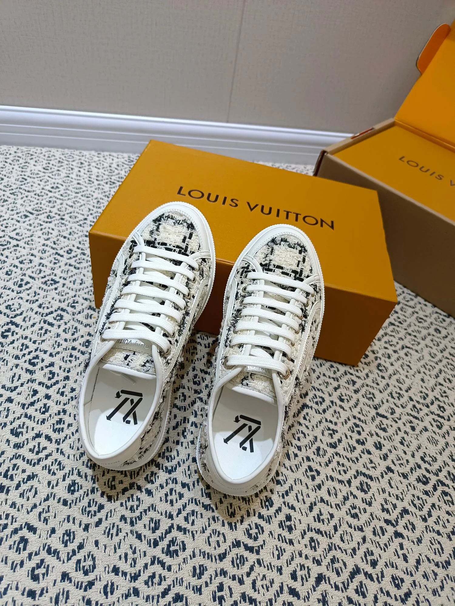 Кроссовки Женские Louis Vuitton 188402