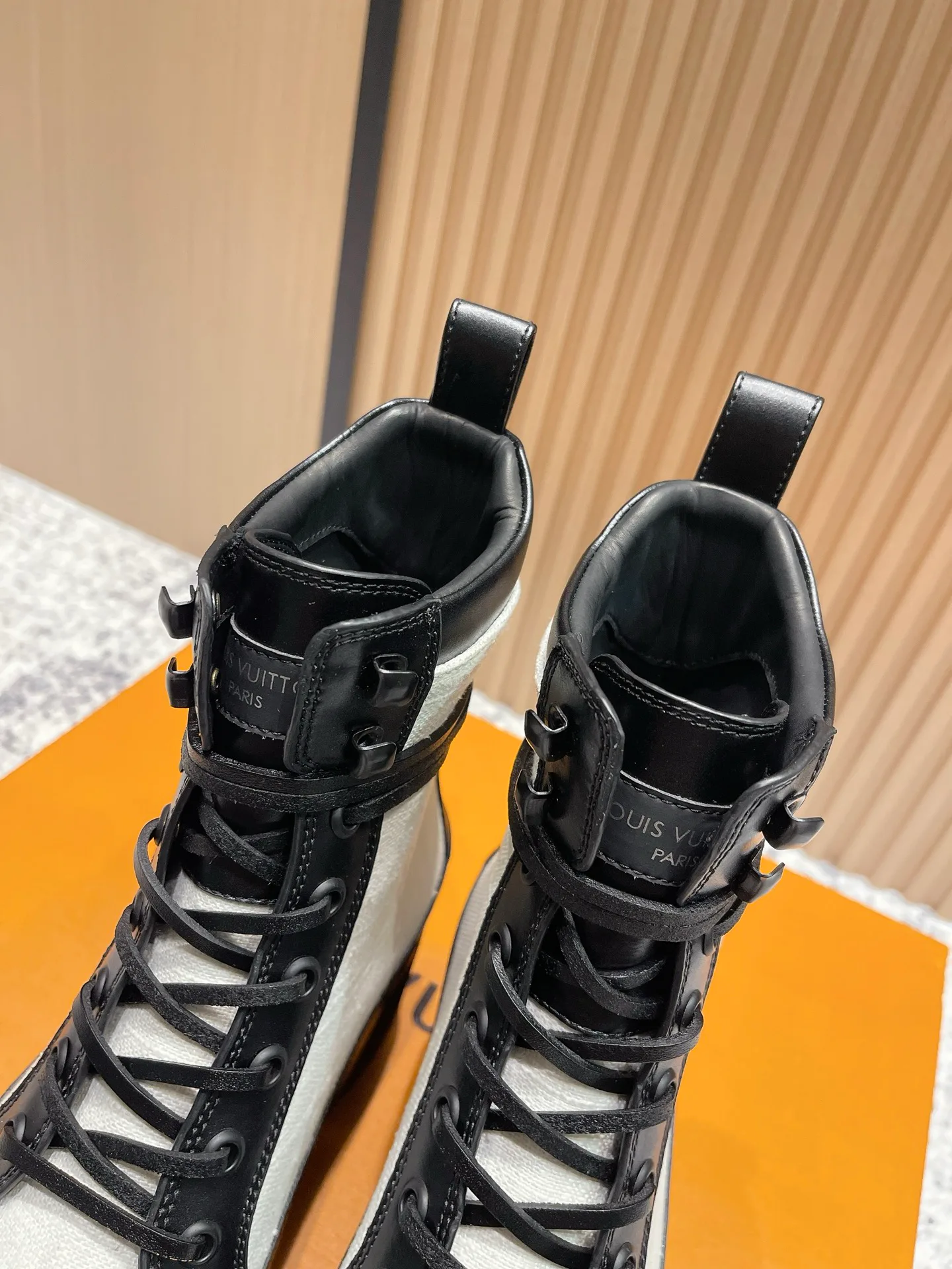 Ботинки Женские Louis Vuitton 247240