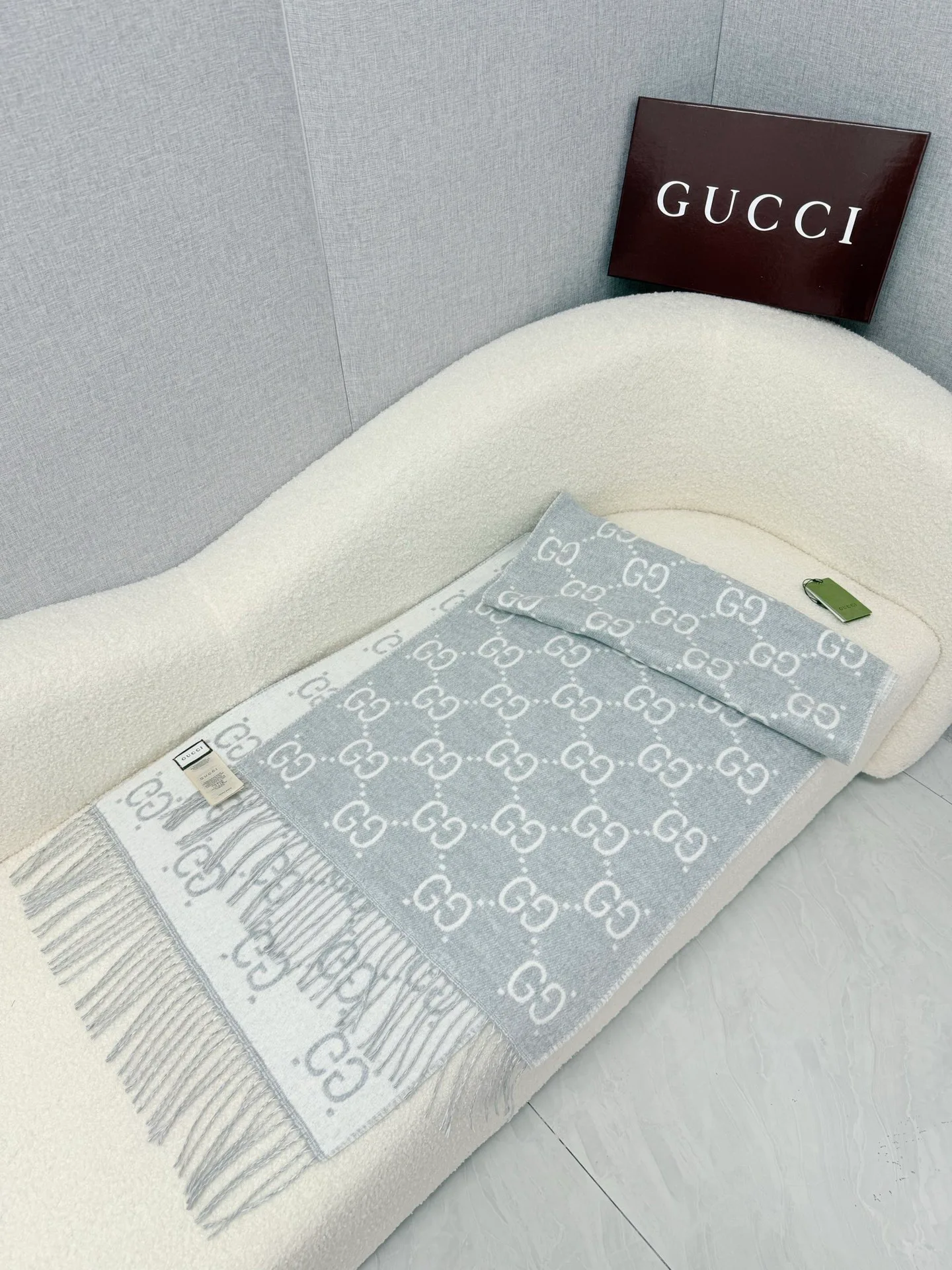 Шарфы Gucci 18275015