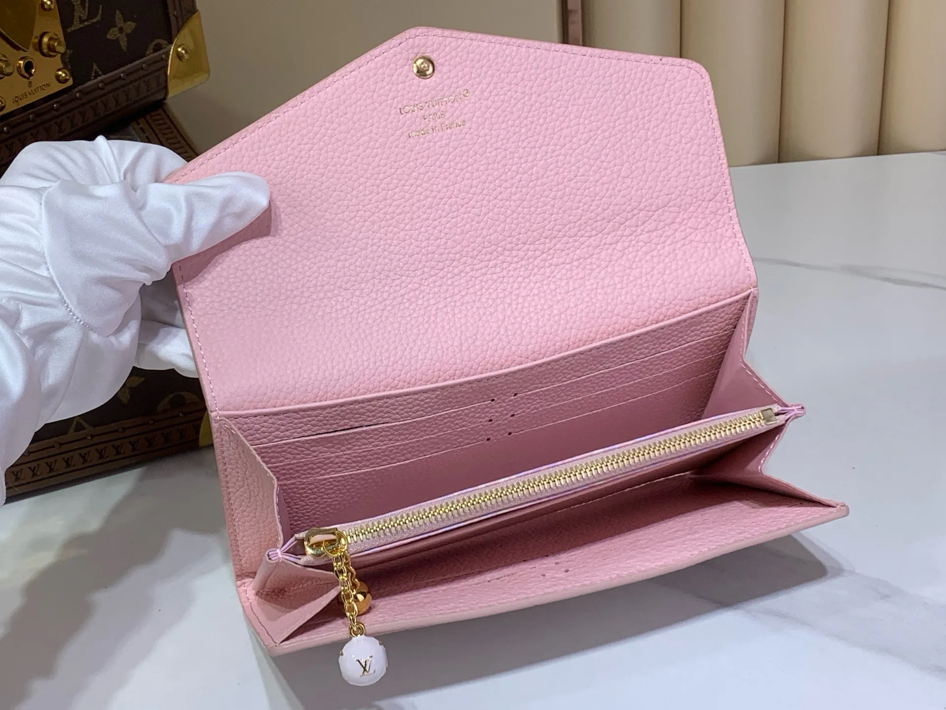 Клатчи Женские Louis Vuitton 17499378