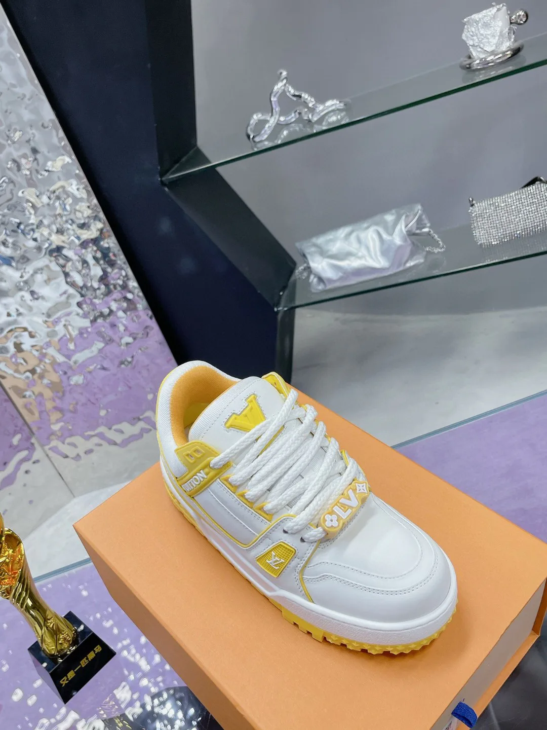 Кроссовки Женские Louis Vuitton 13074042