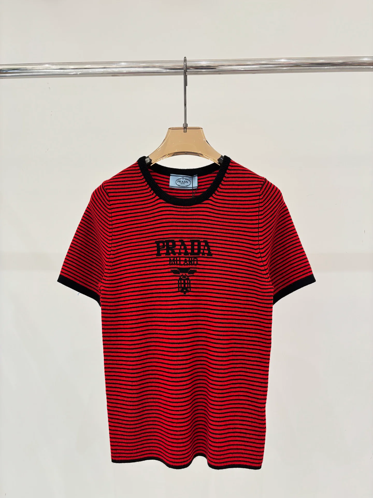 Футболки Женские Prada 10650803