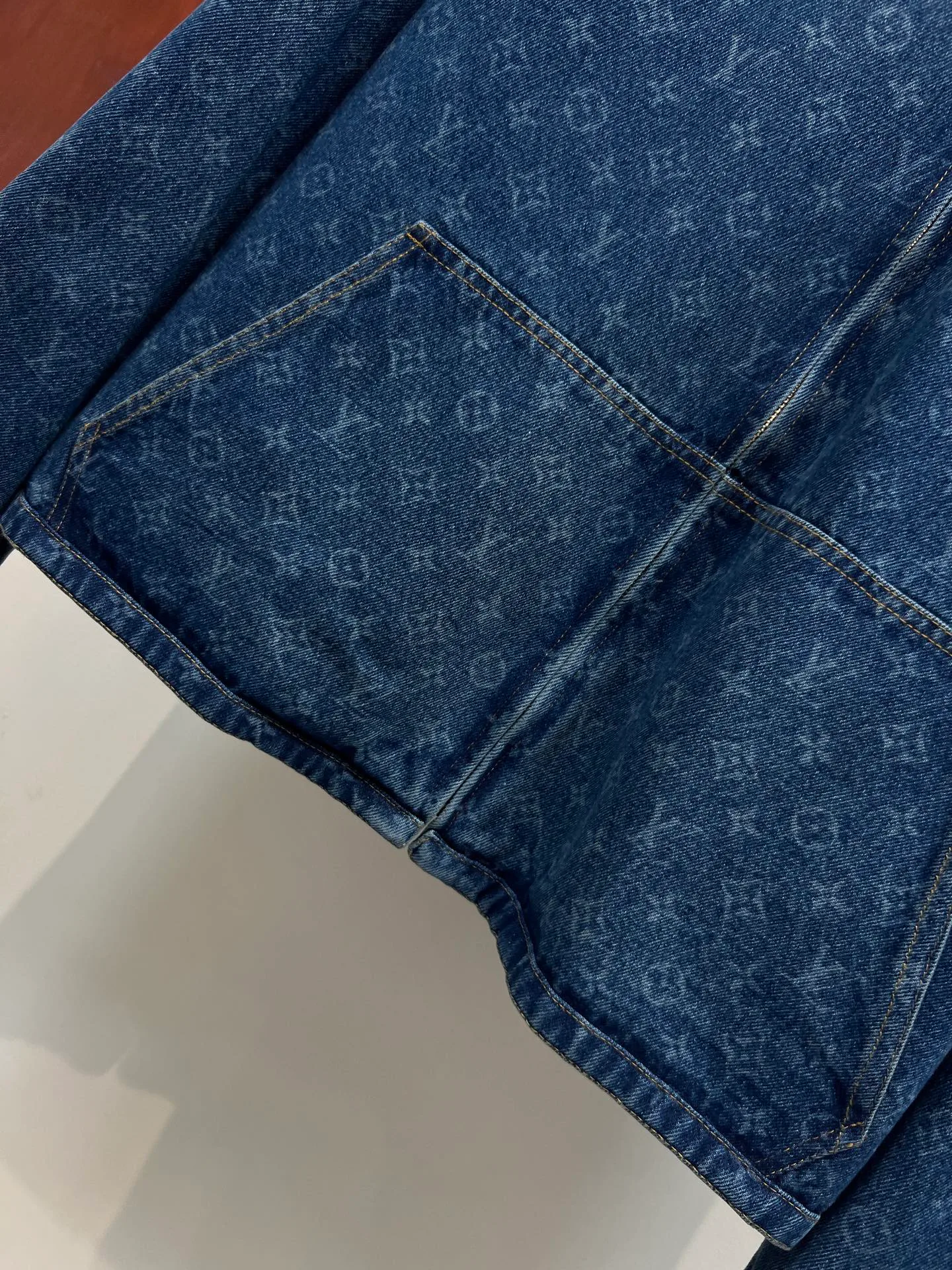Куртки И Пуховики Женские Louis Vuitton 18408127