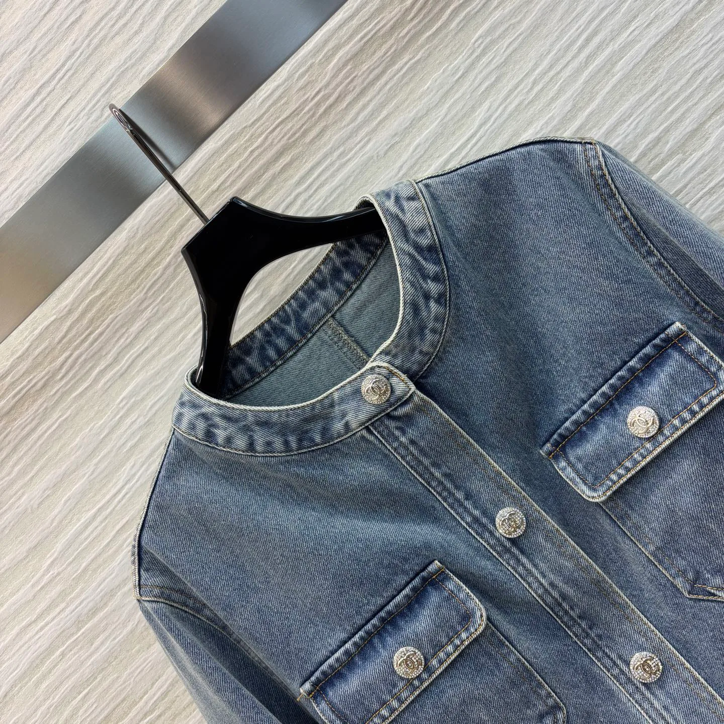 Куртки И Пуховики Женские Chanel 16968