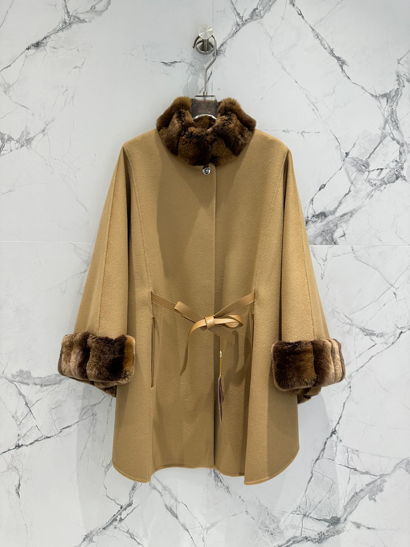 Пальто Женские Loro Piana 18513170