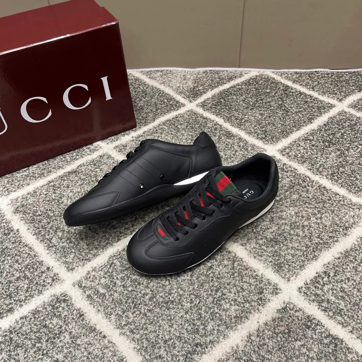 Кроссовки Женские Gucci 480643