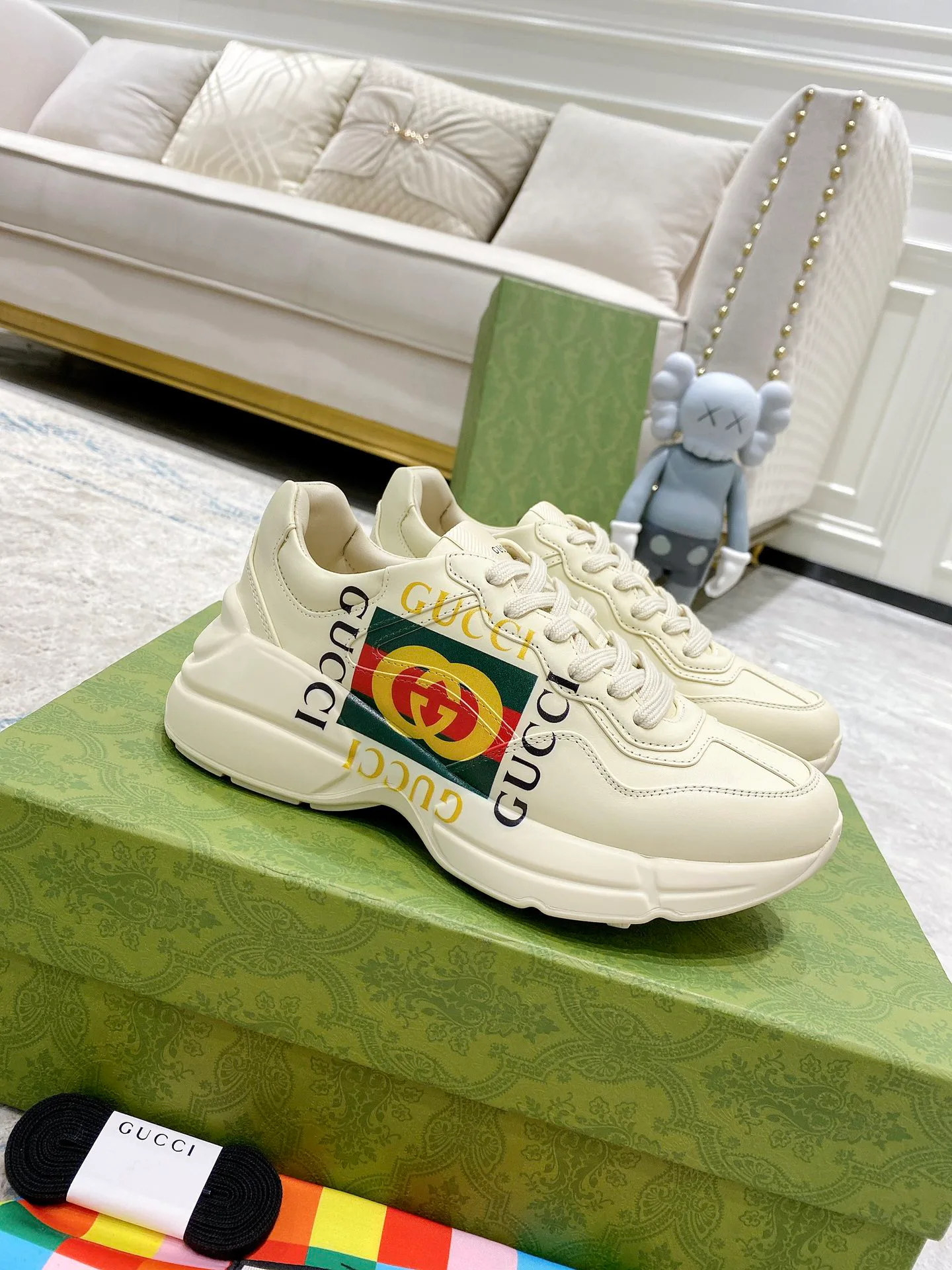 Кроссовки Женские Gucci 18527674