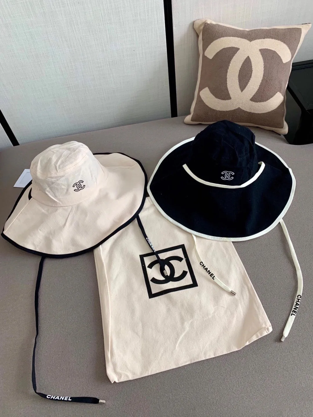 Головные Уборы Chanel 17467732