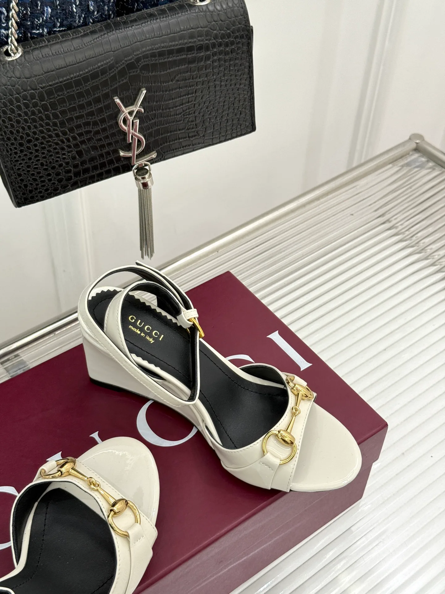 Босоножки Женские Gucci 18034497