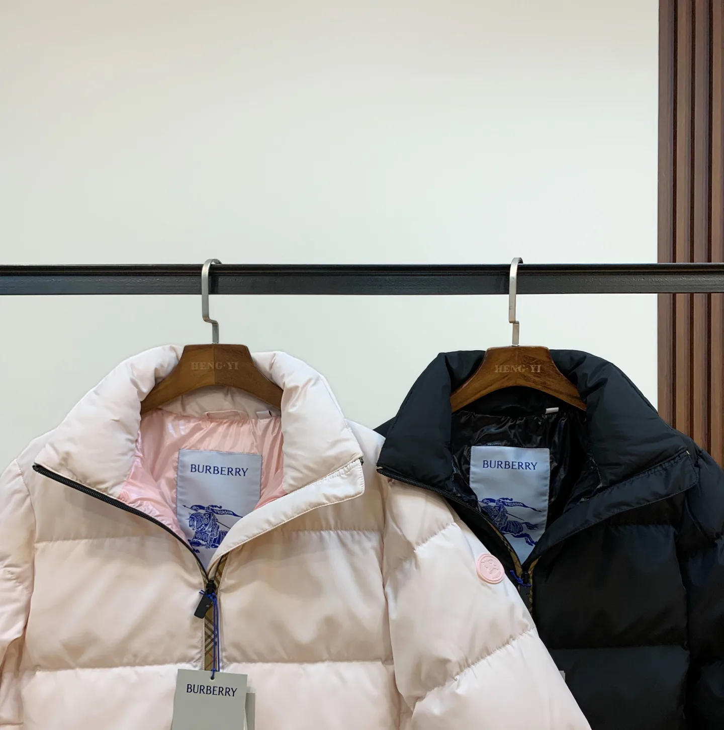 Куртки И Пуховики Женские Burberry 390260