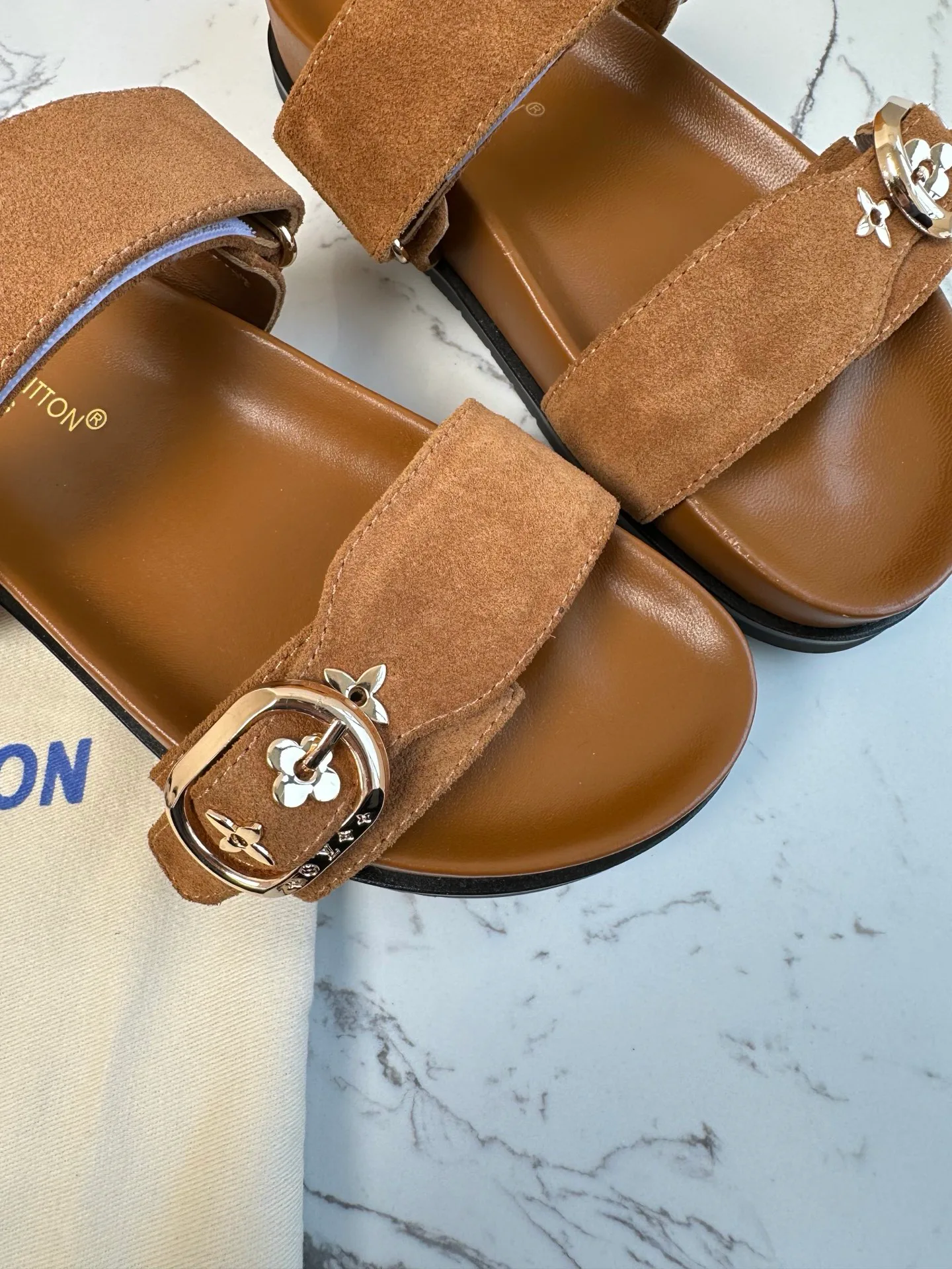 Шлепанцы Женские Louis Vuitton 23244