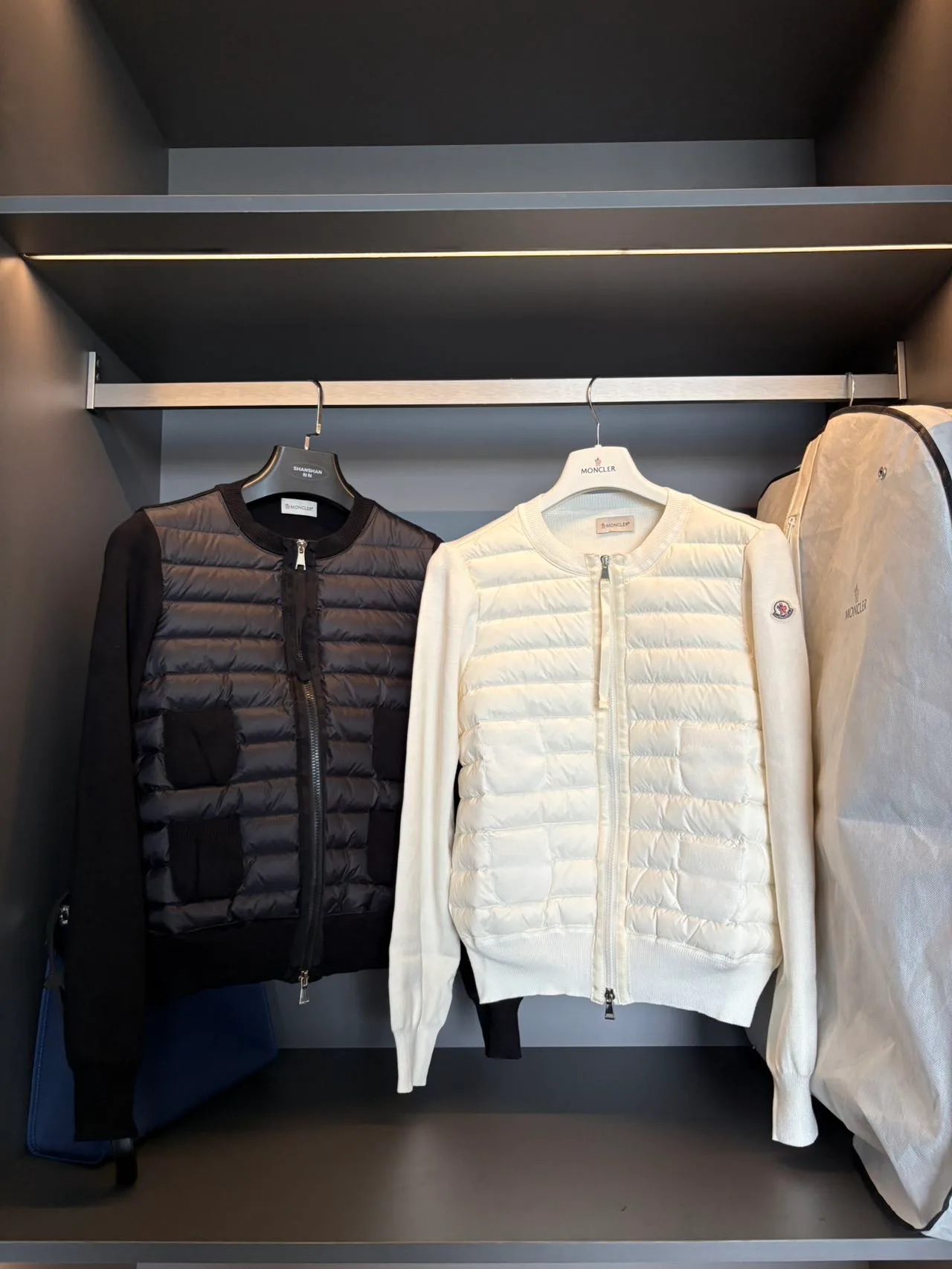 Куртки И Пуховики Женские Moncler 18110983