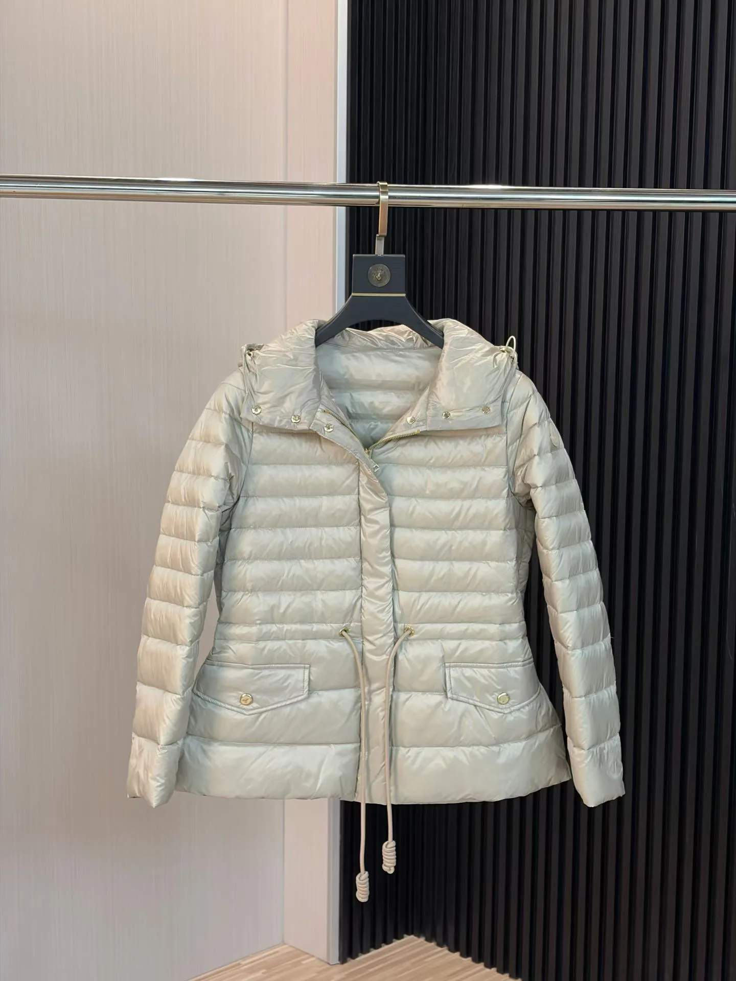 Куртки И Пуховики Женские Moncler 17897336