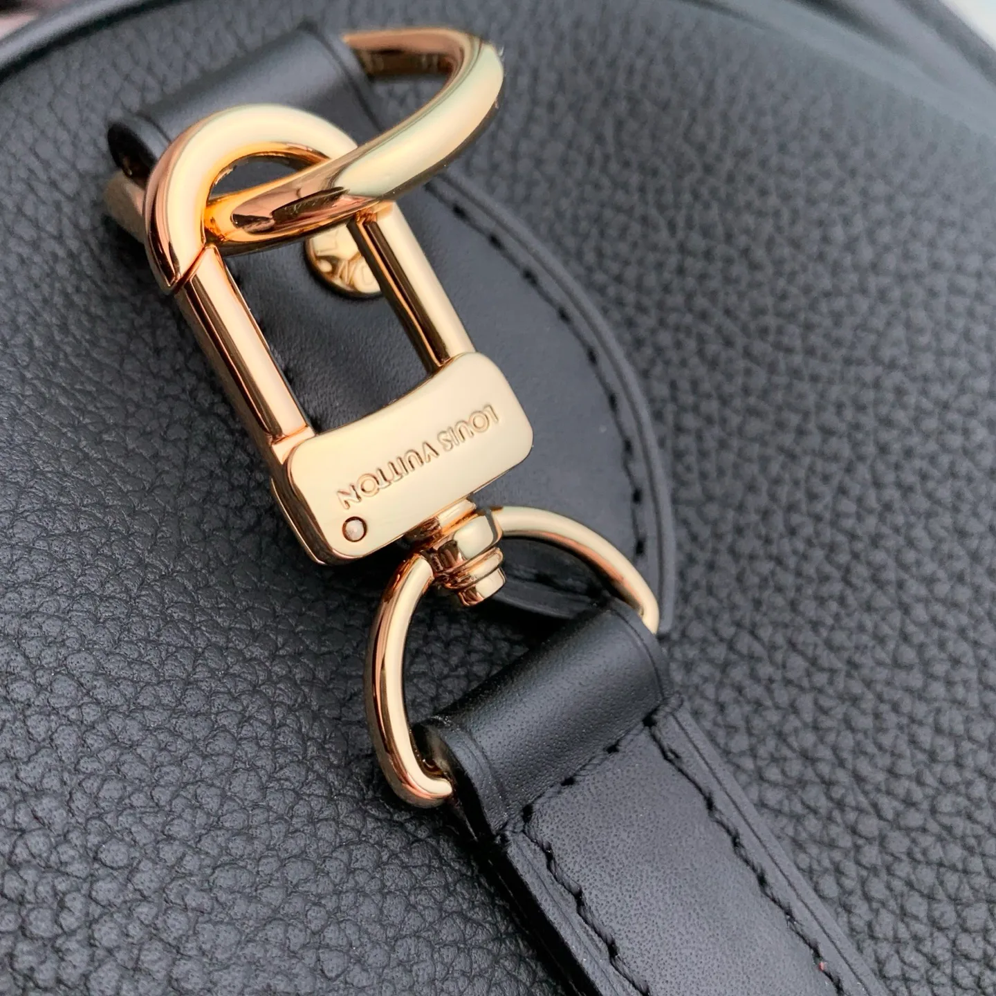 Классические Сумки Женские Louis Vuitton 18147523