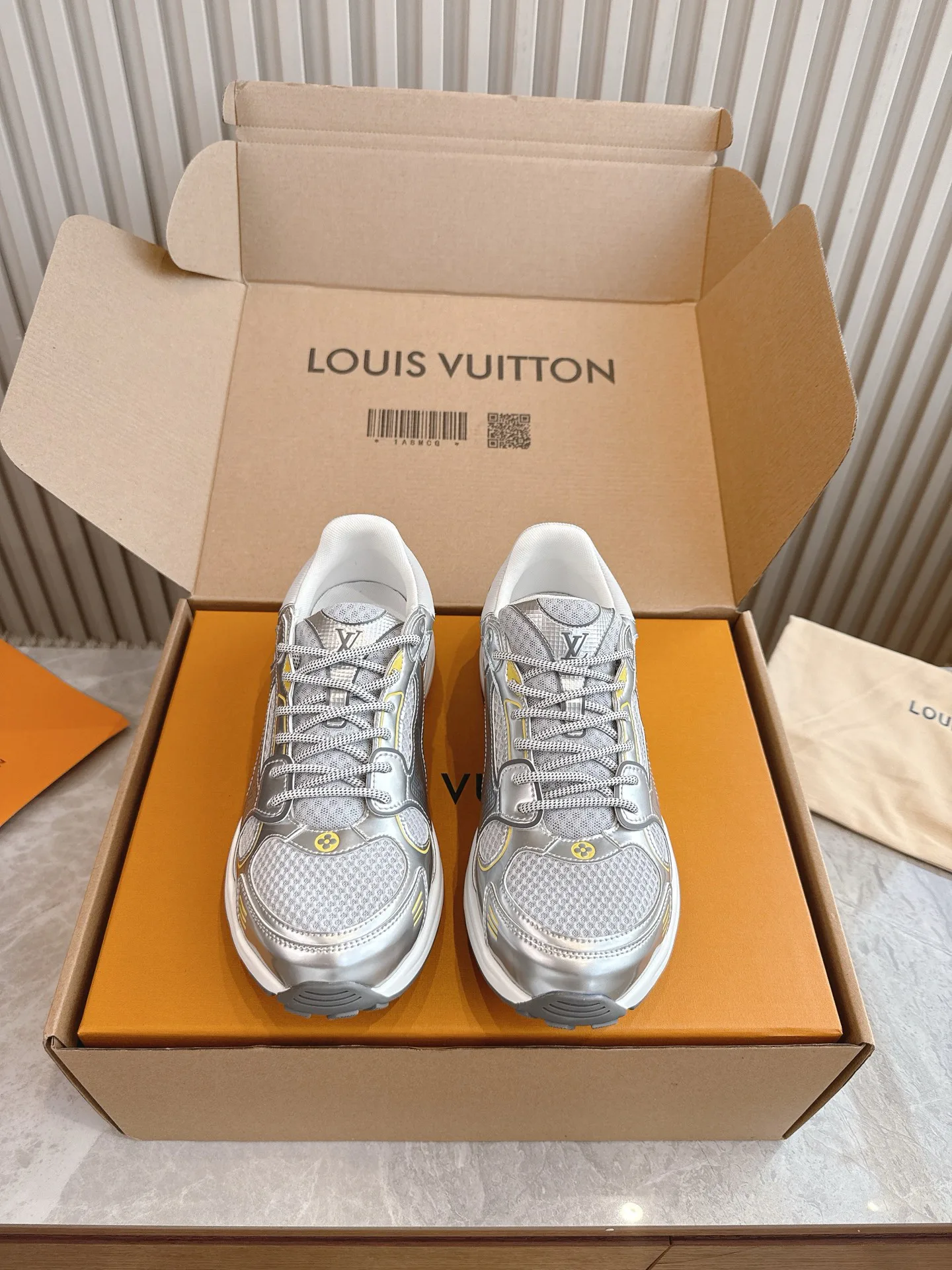 Кроссовки Мужские Louis Vuitton 8979802