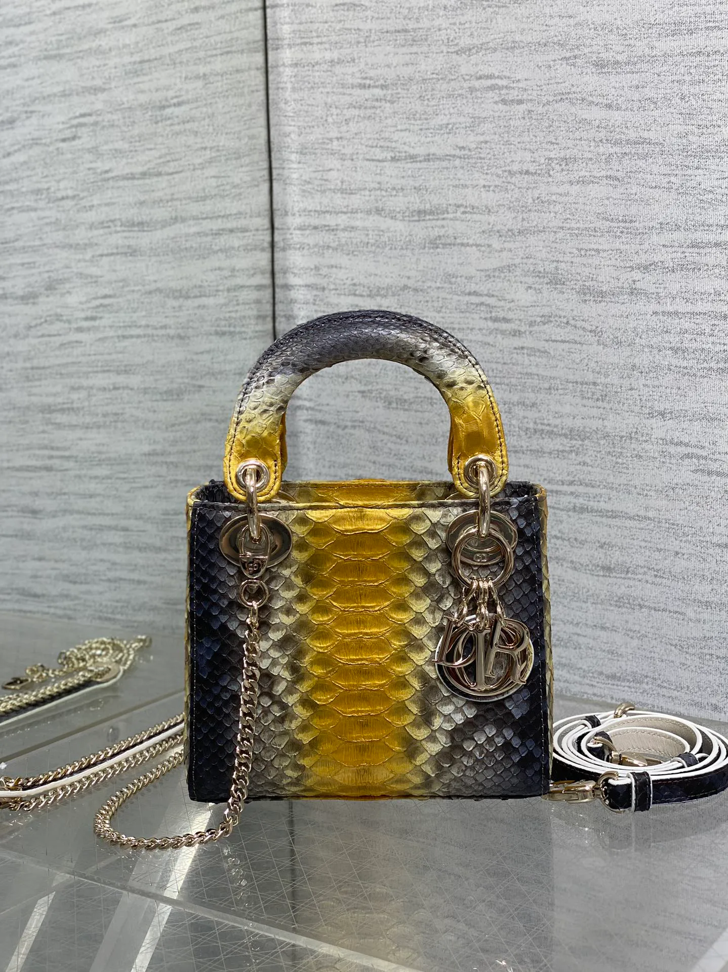 Классические Сумки Женские Christian Dior 11581736