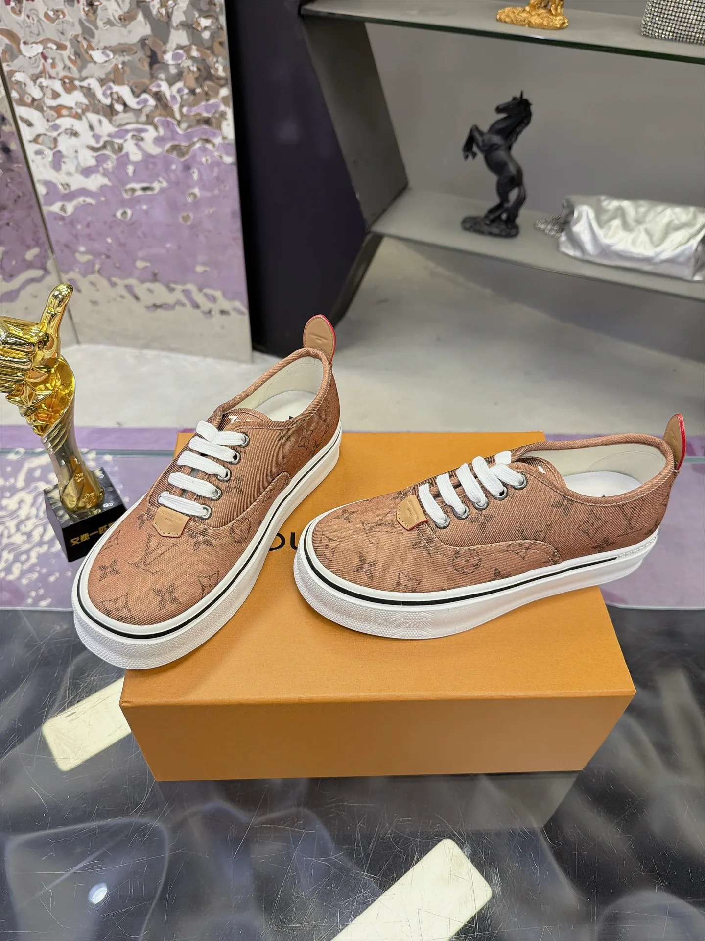 Кроссовки Мужские Louis Vuitton 17930904