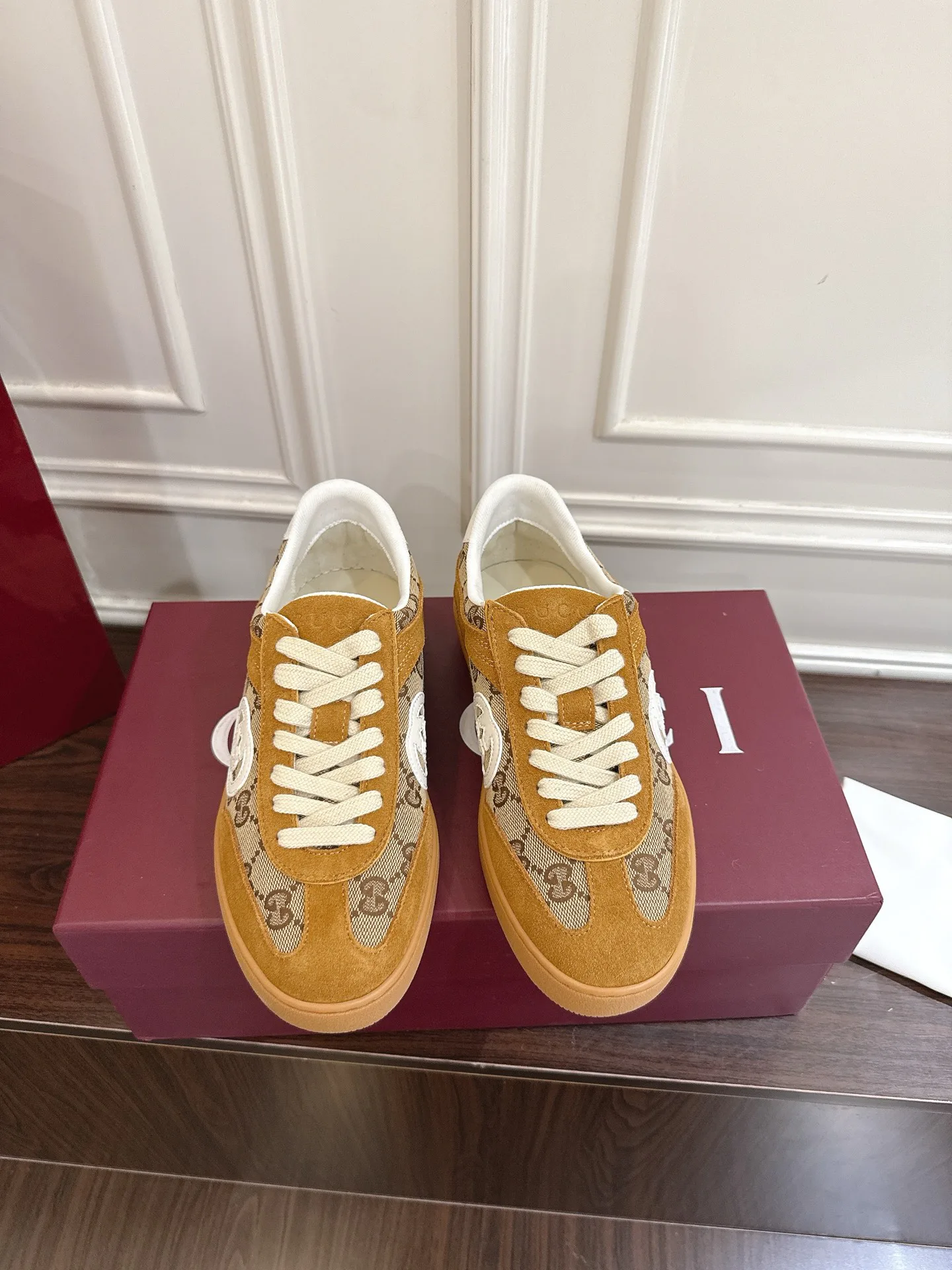 Кроссовки Женские Gucci 1827503