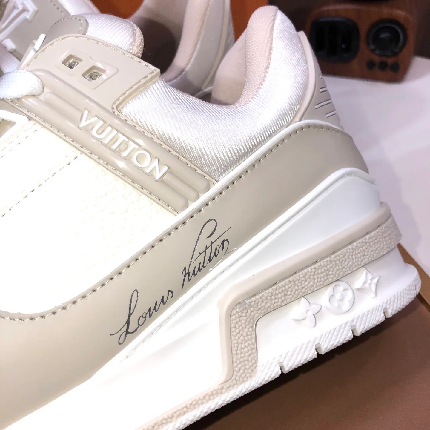 Кроссовки Женские Louis Vuitton 861306