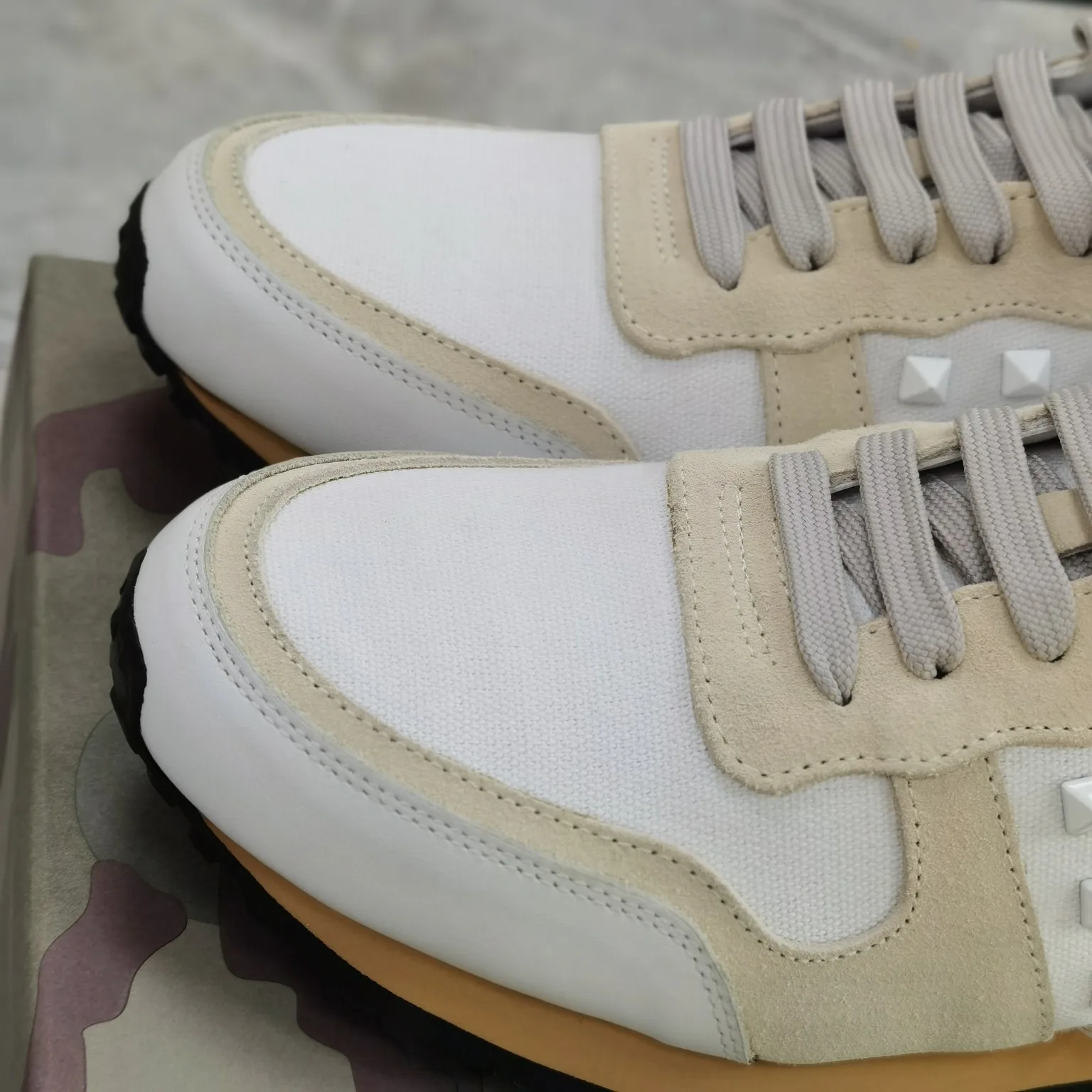 Кроссовки Женские Valentino 10736432
