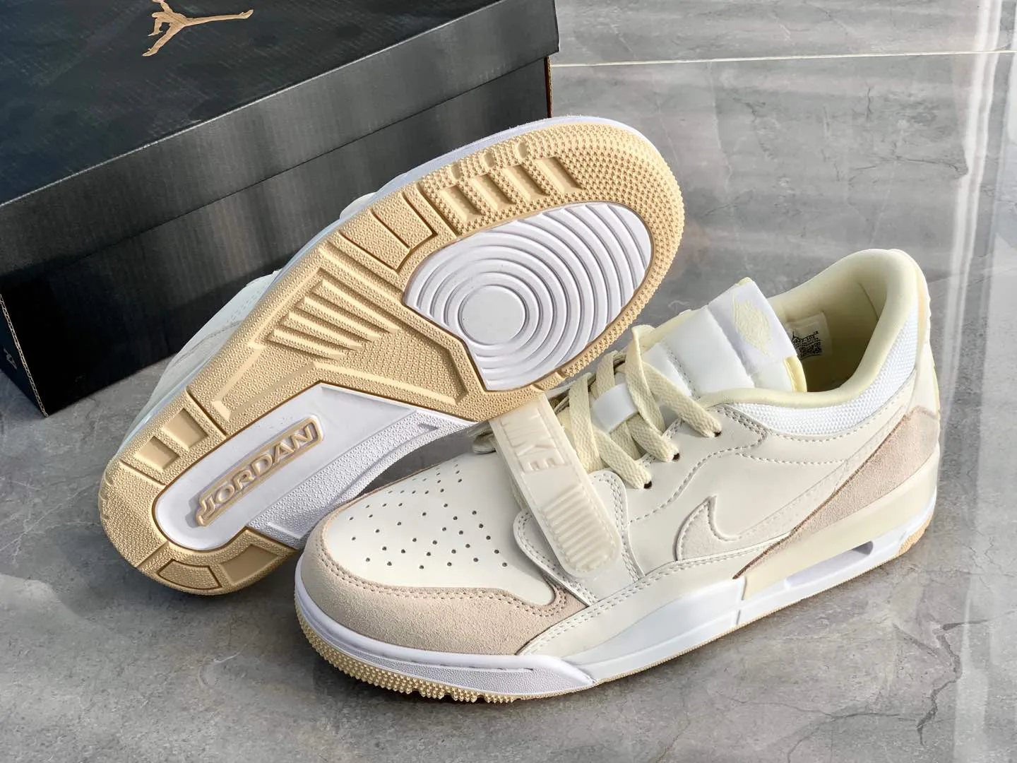 Кроссовки Женские Nike 4281