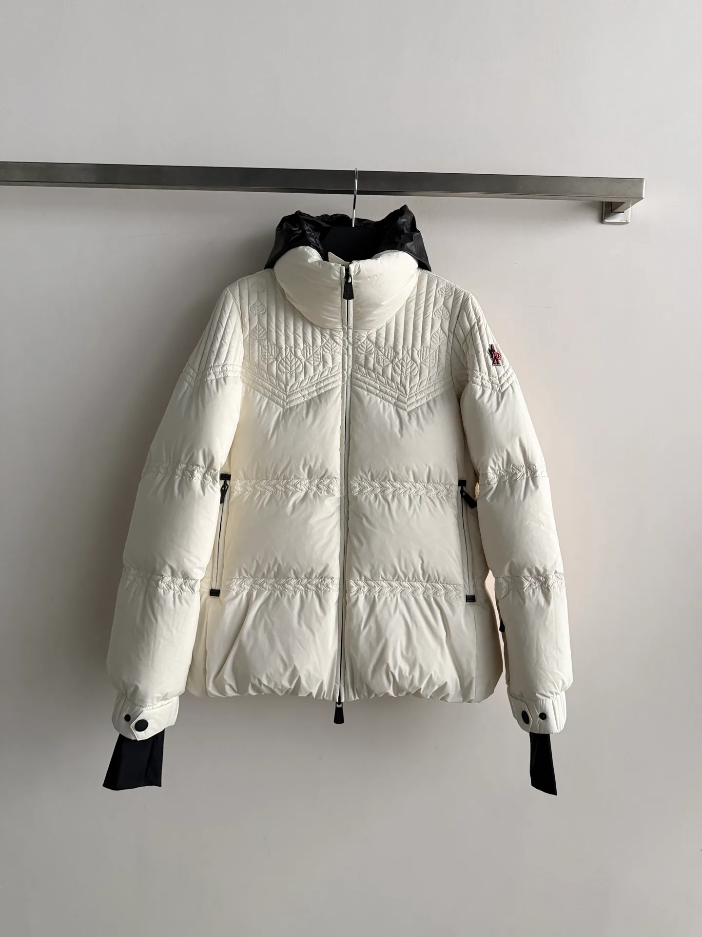 Куртки И Пуховики Женские Moncler 20093080
