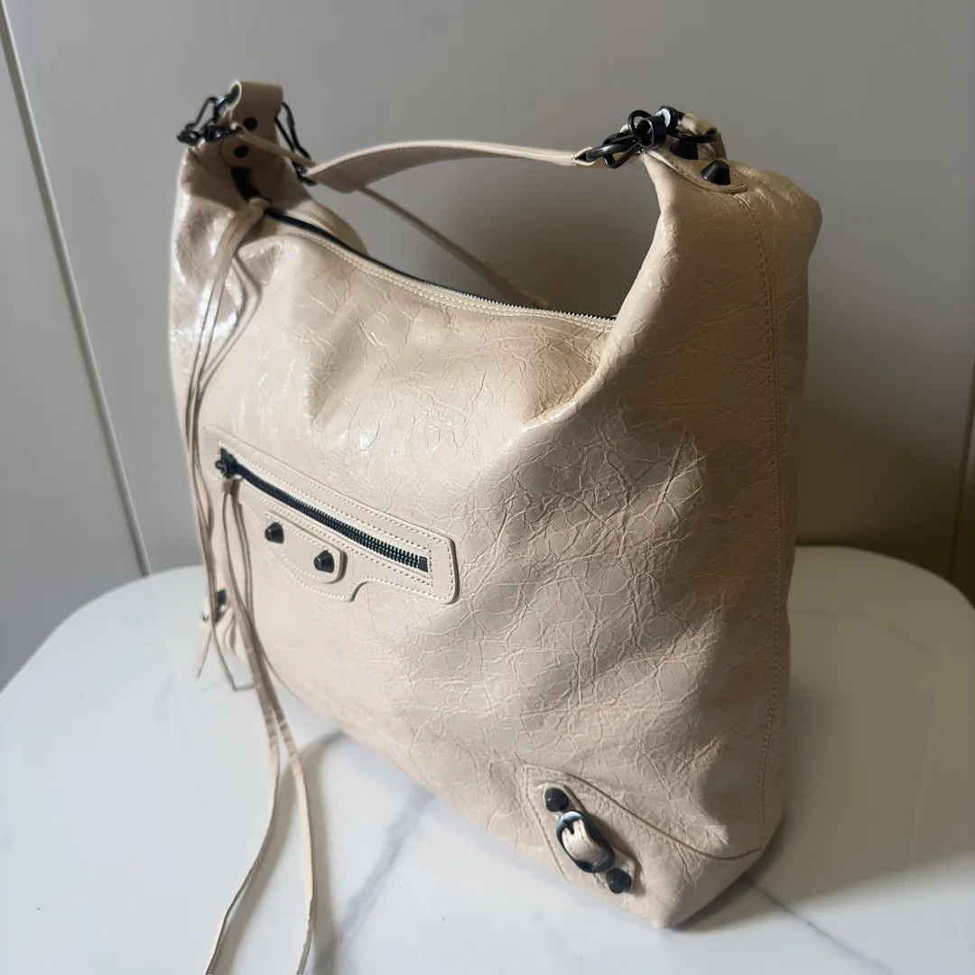 Сумки На Ремне Женские Balenciaga 11872246