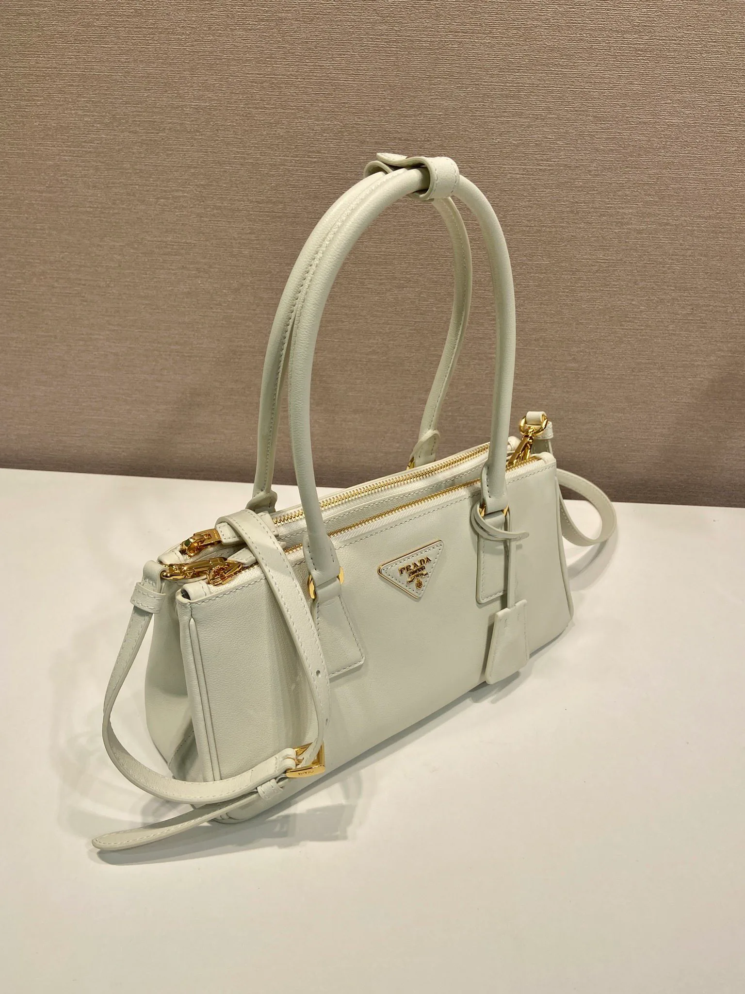 Классические Сумки Женские Prada 10978995