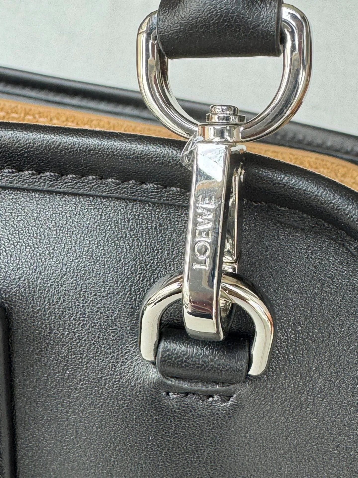 Классические Сумки Женские Loewe 18231890