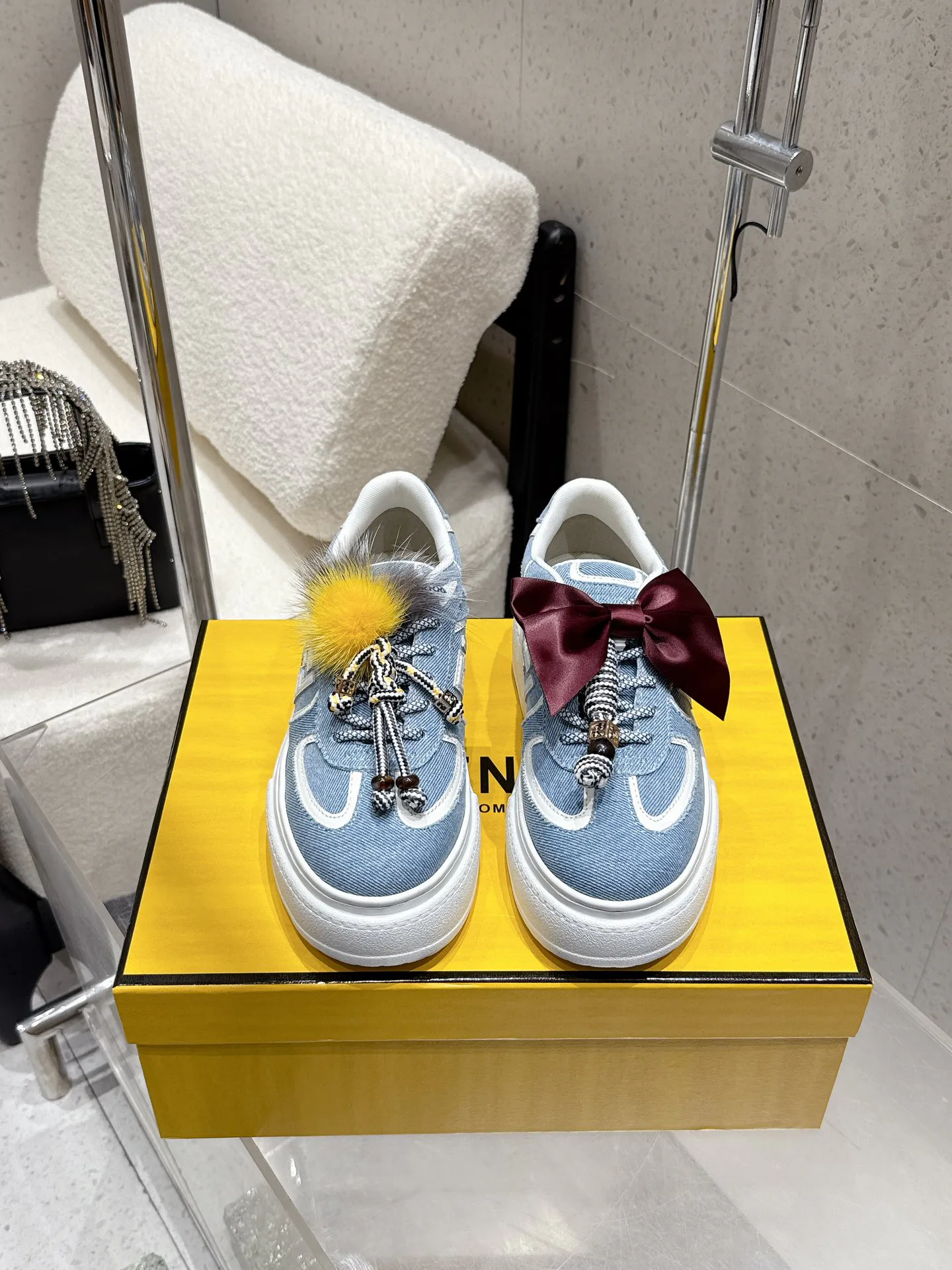 Кроссовки Женские Fendi 13078806