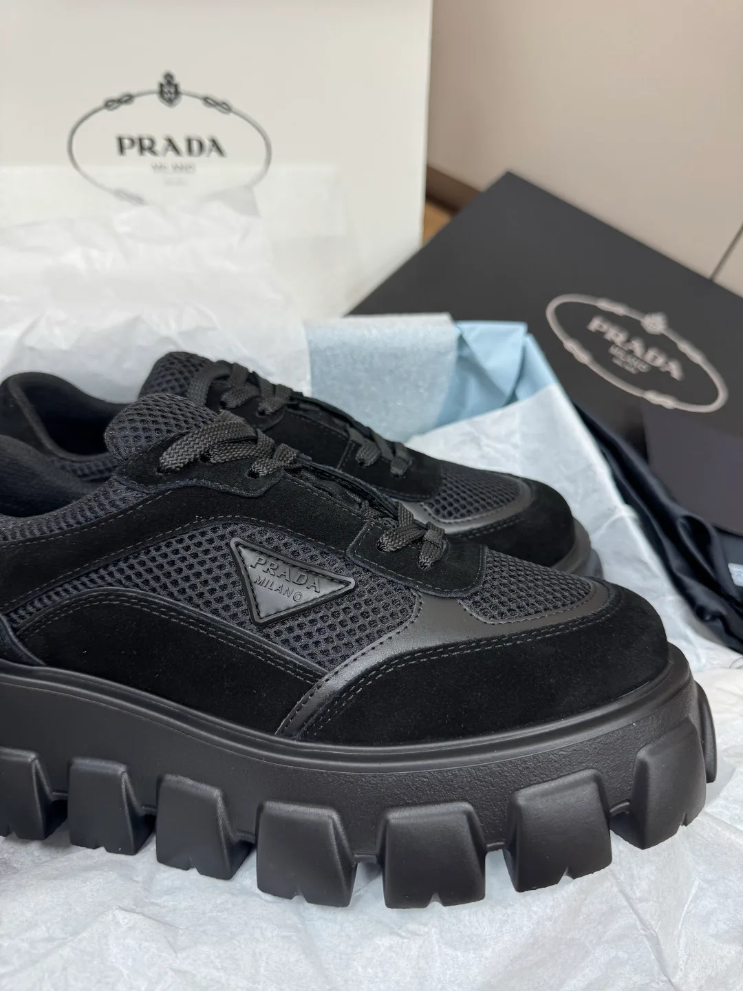 Кроссовки Женские Prada 18554590