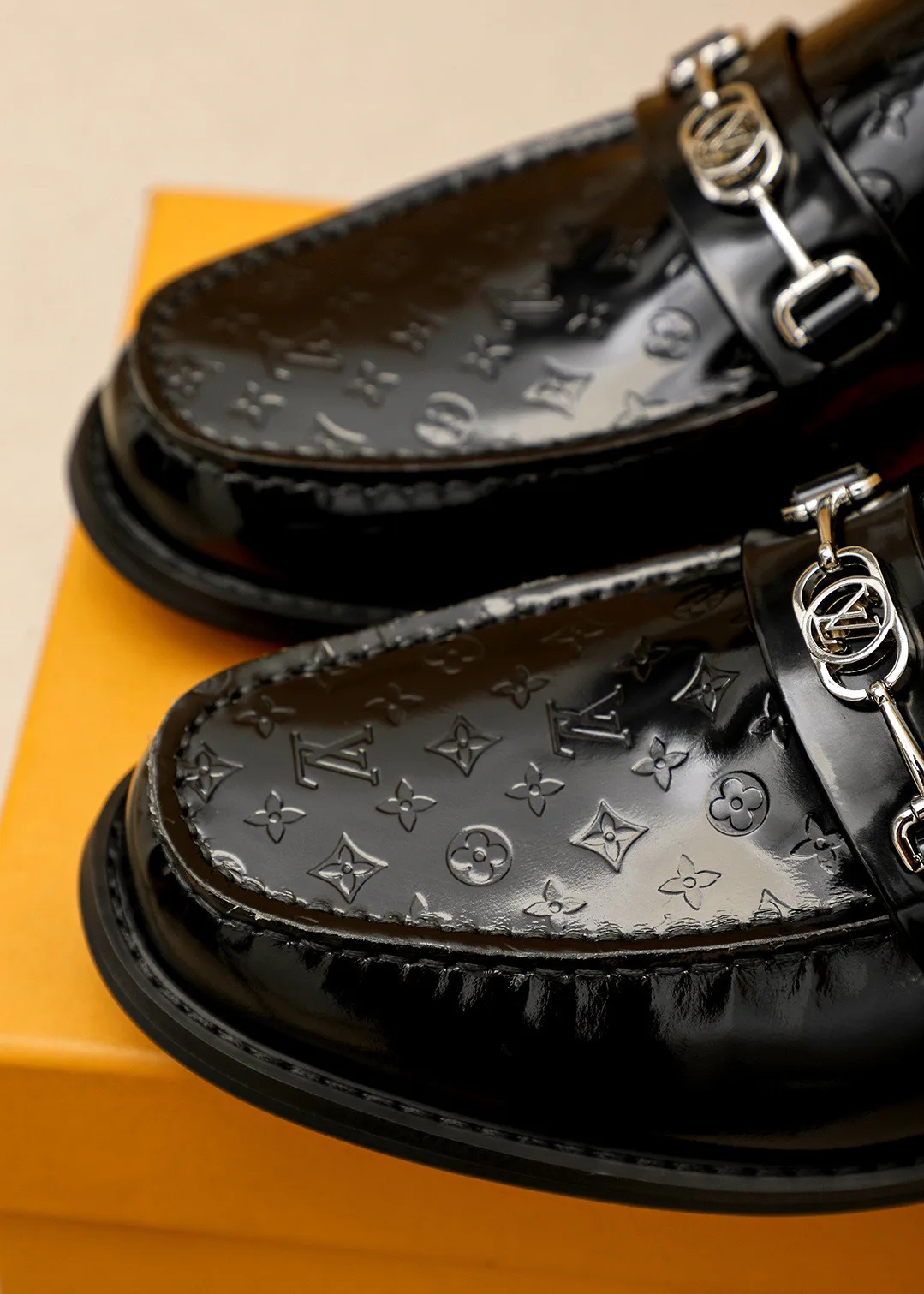 Лоферы И Туфли Мужские Louis Vuitton 19631434