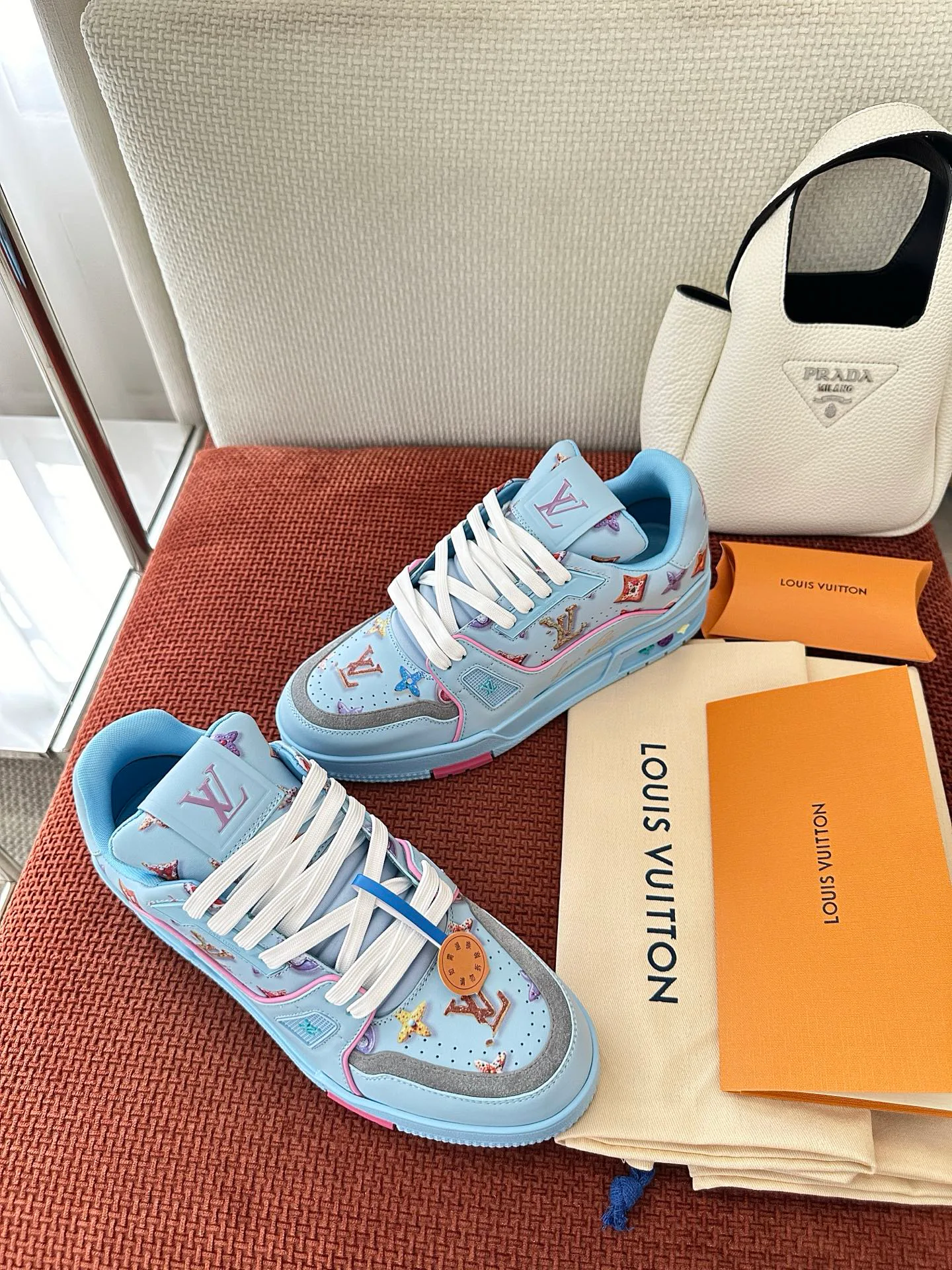 Кроссовки Женские Louis Vuitton 17449356