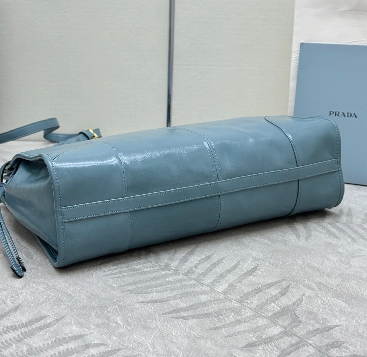 Классические Сумки Женские Prada 11462533