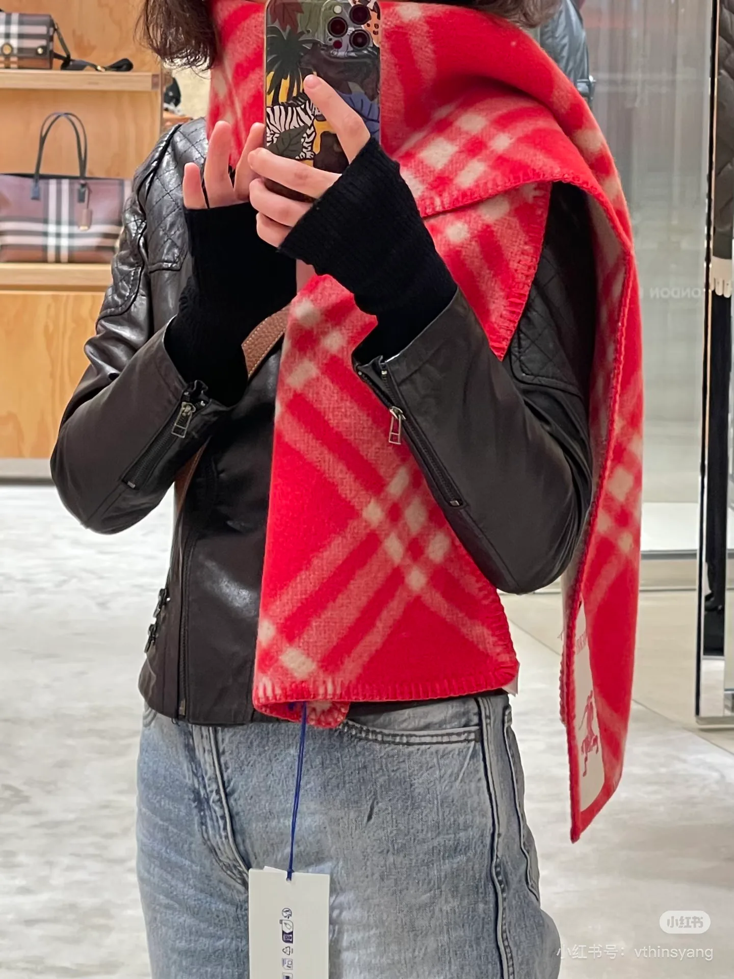 Шарфы Burberry 18507376