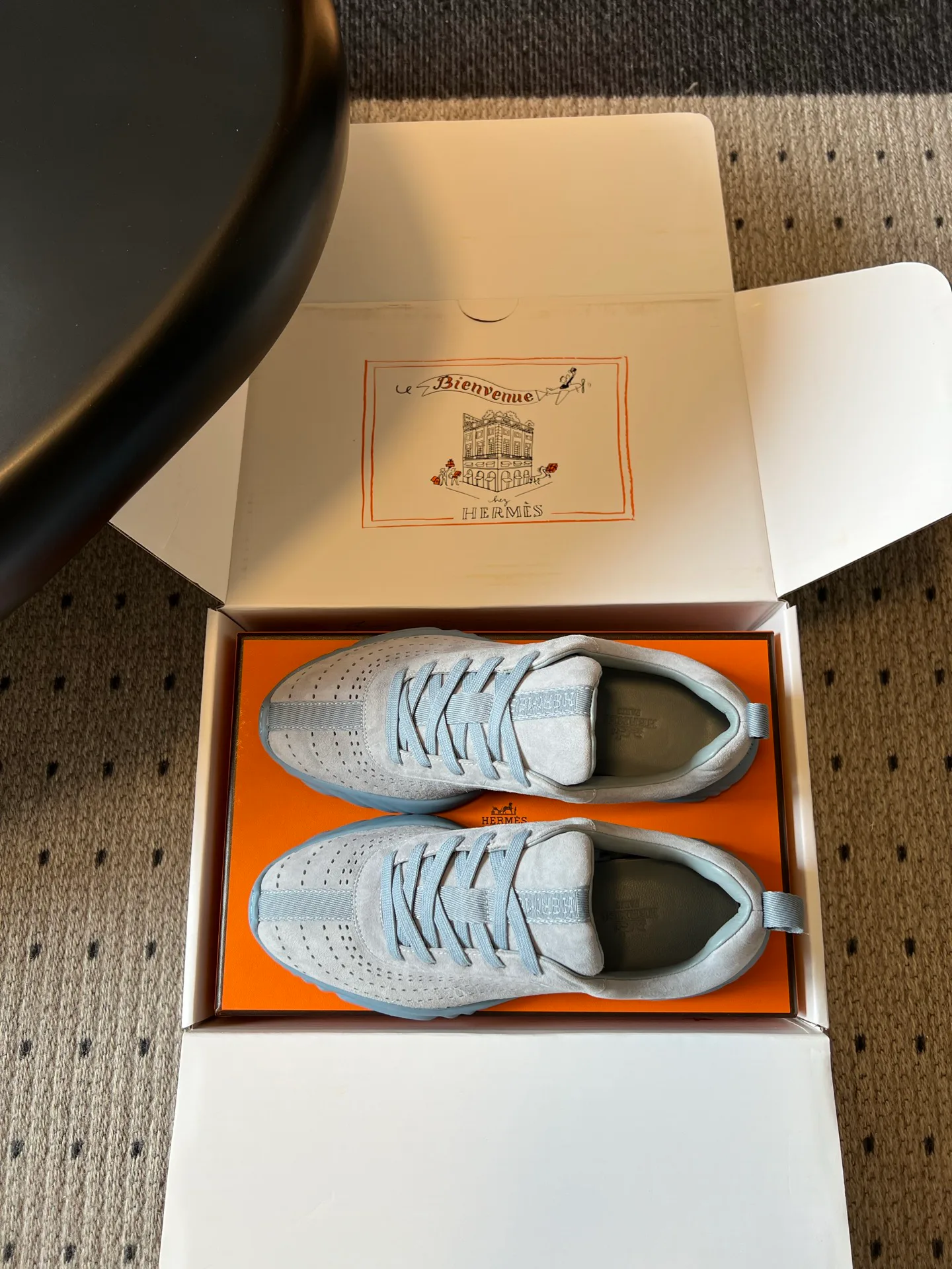 Кроссовки Женские Hermes 17625152