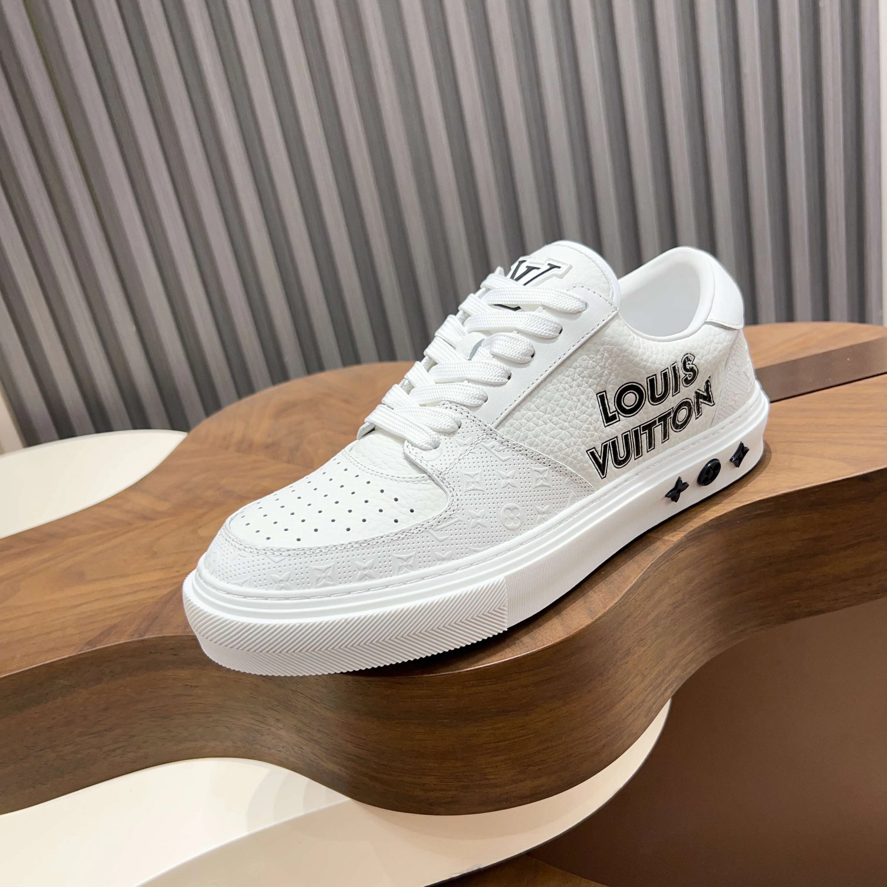 Кроссовки Мужские Louis Vuitton 17921405