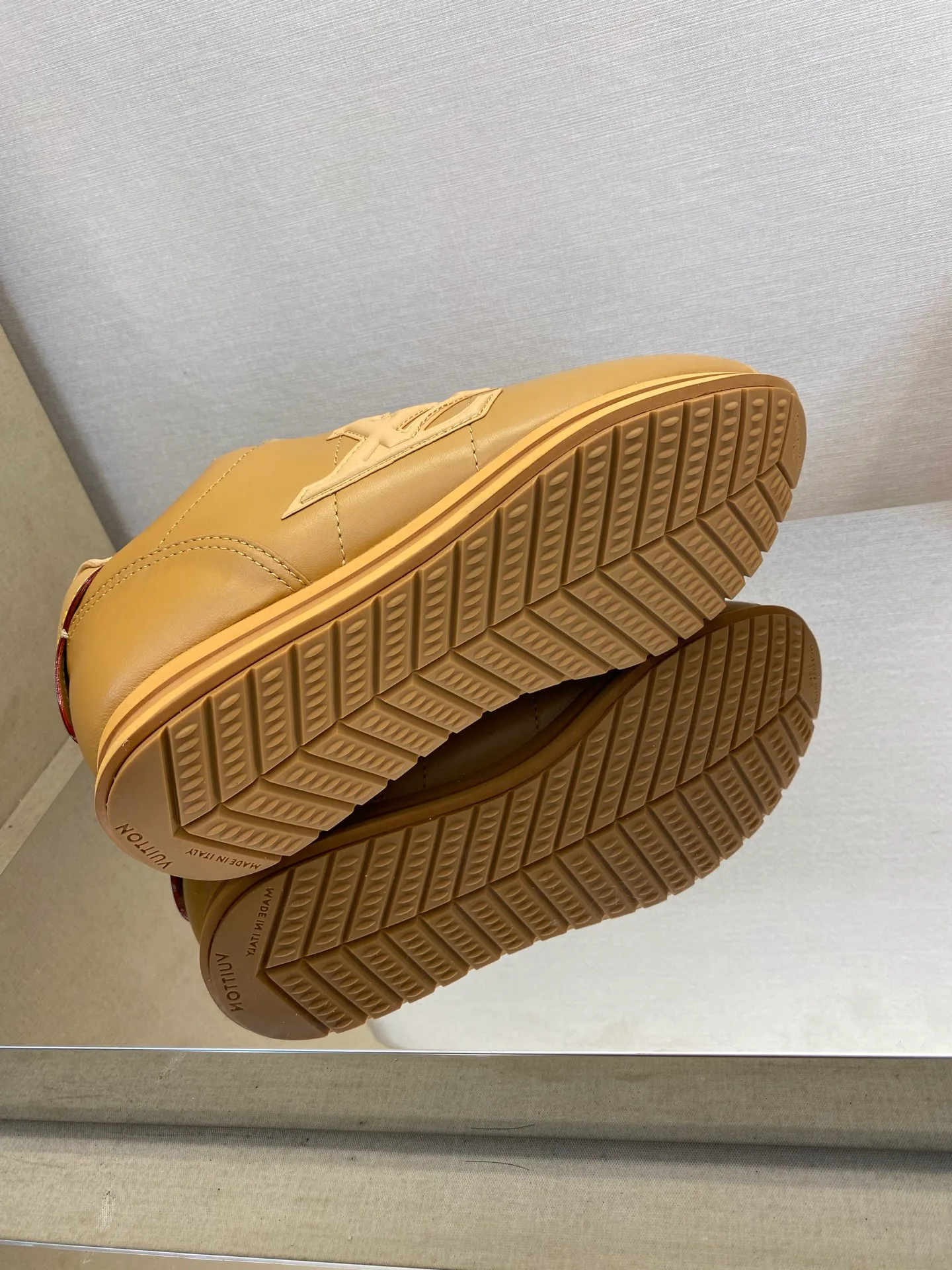 Кроссовки Мужские Louis Vuitton 4542419