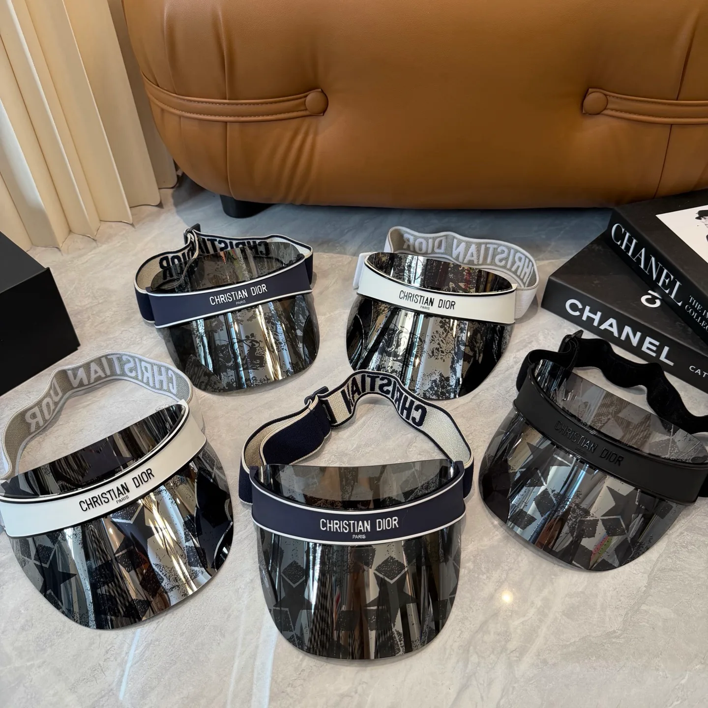 Головные Уборы Christian Dior 13294387