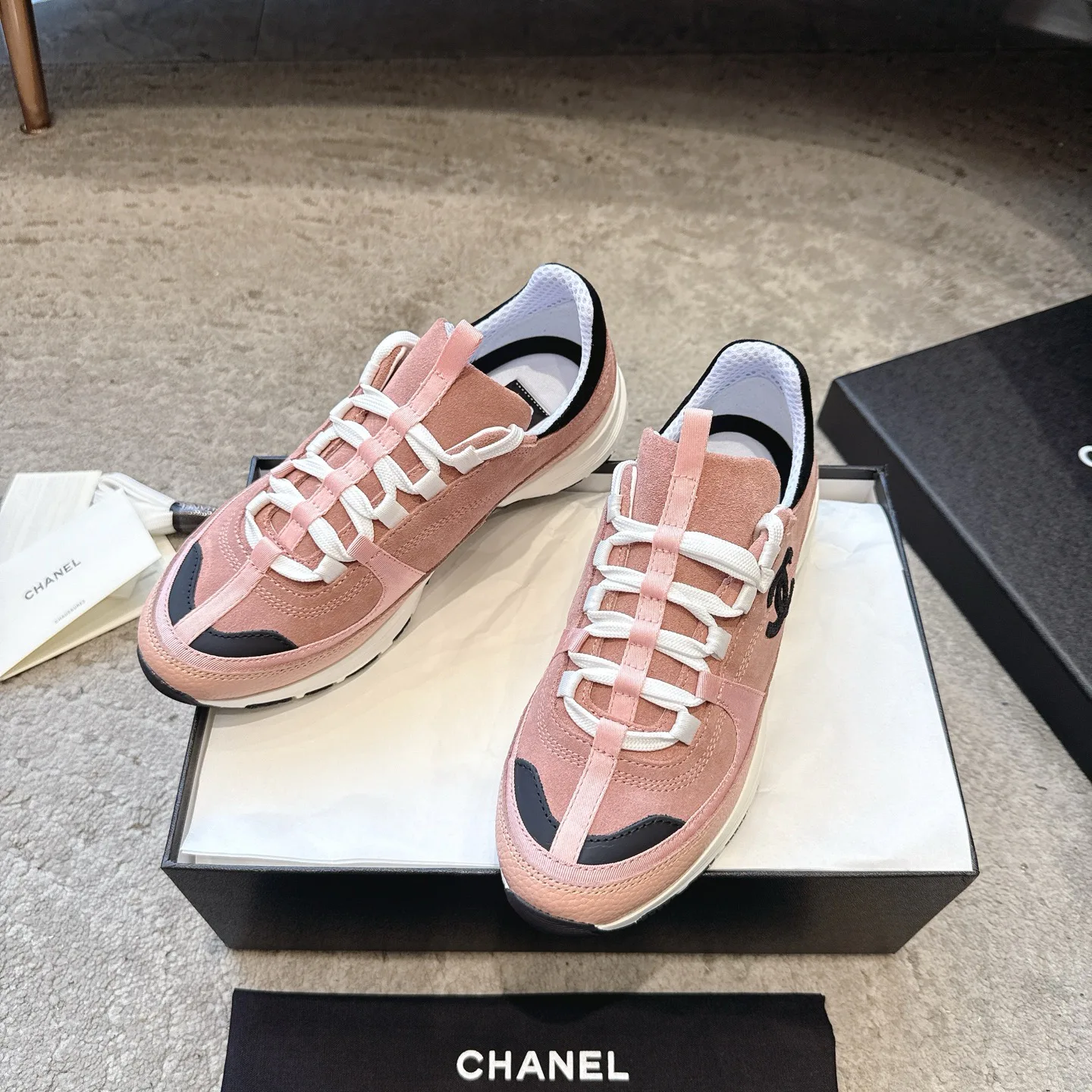 Кроссовки Женские Chanel 1137364